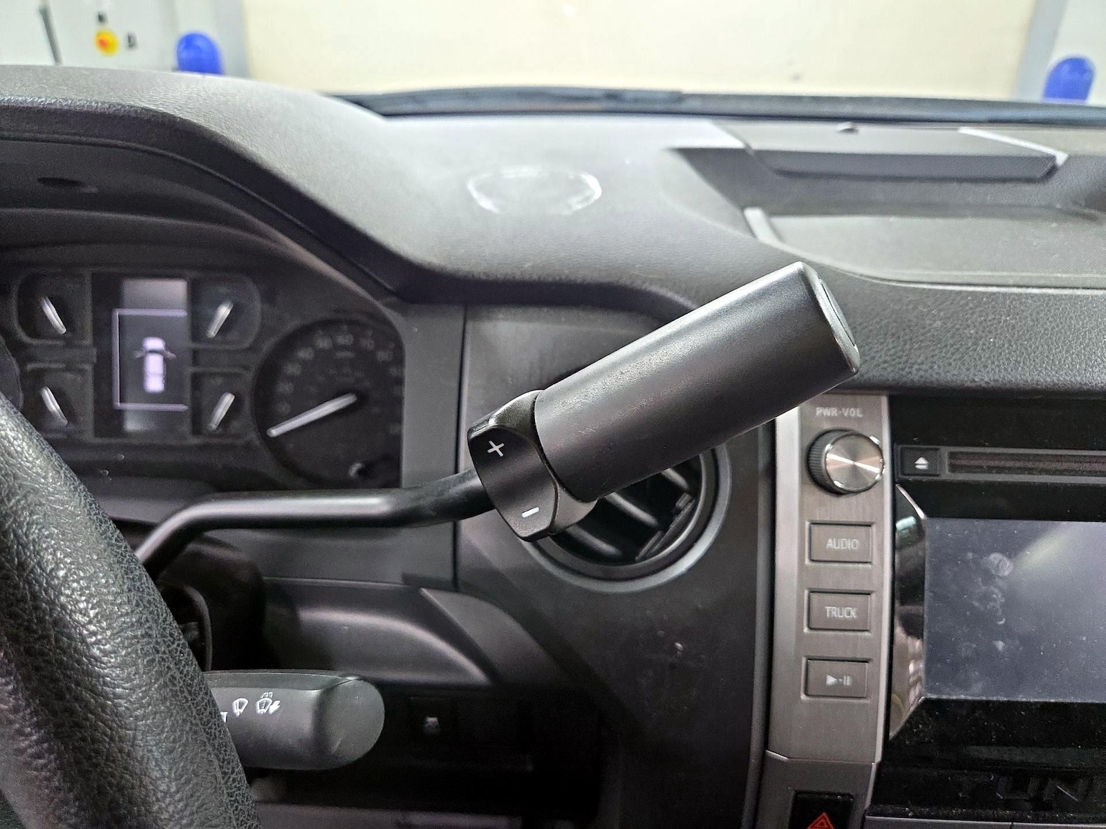 2019 Toyota Tundra SR - Photo 18