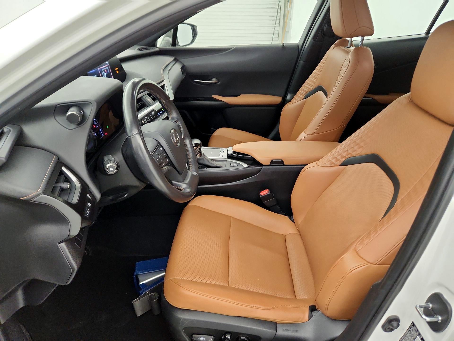 Thumbnail: 2020 Lexus UX - 11