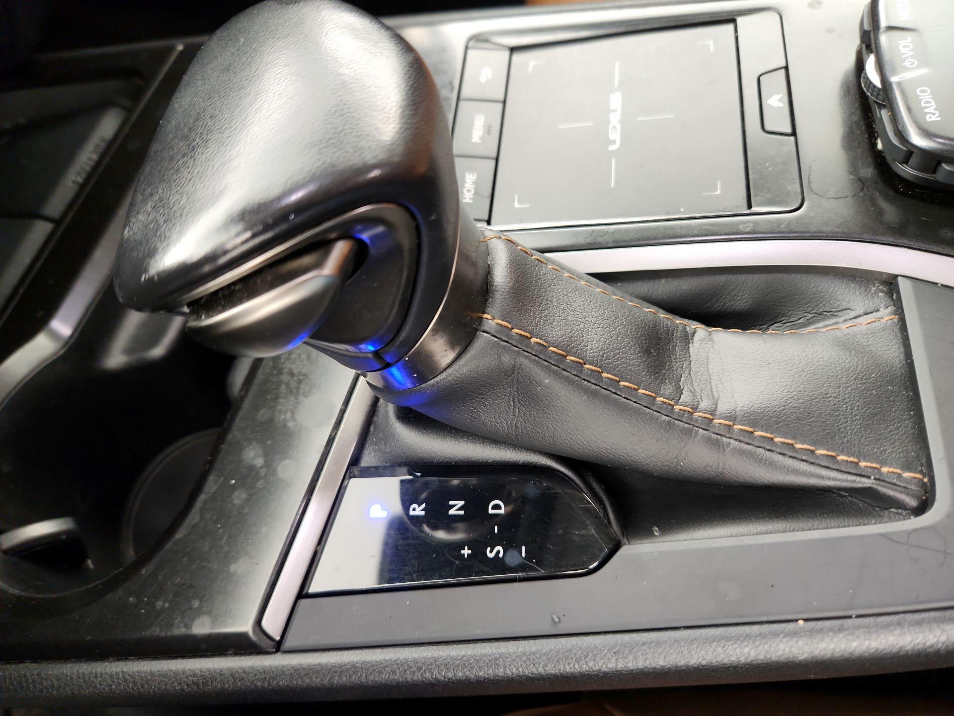 Thumbnail: 2020 Lexus UX - 17