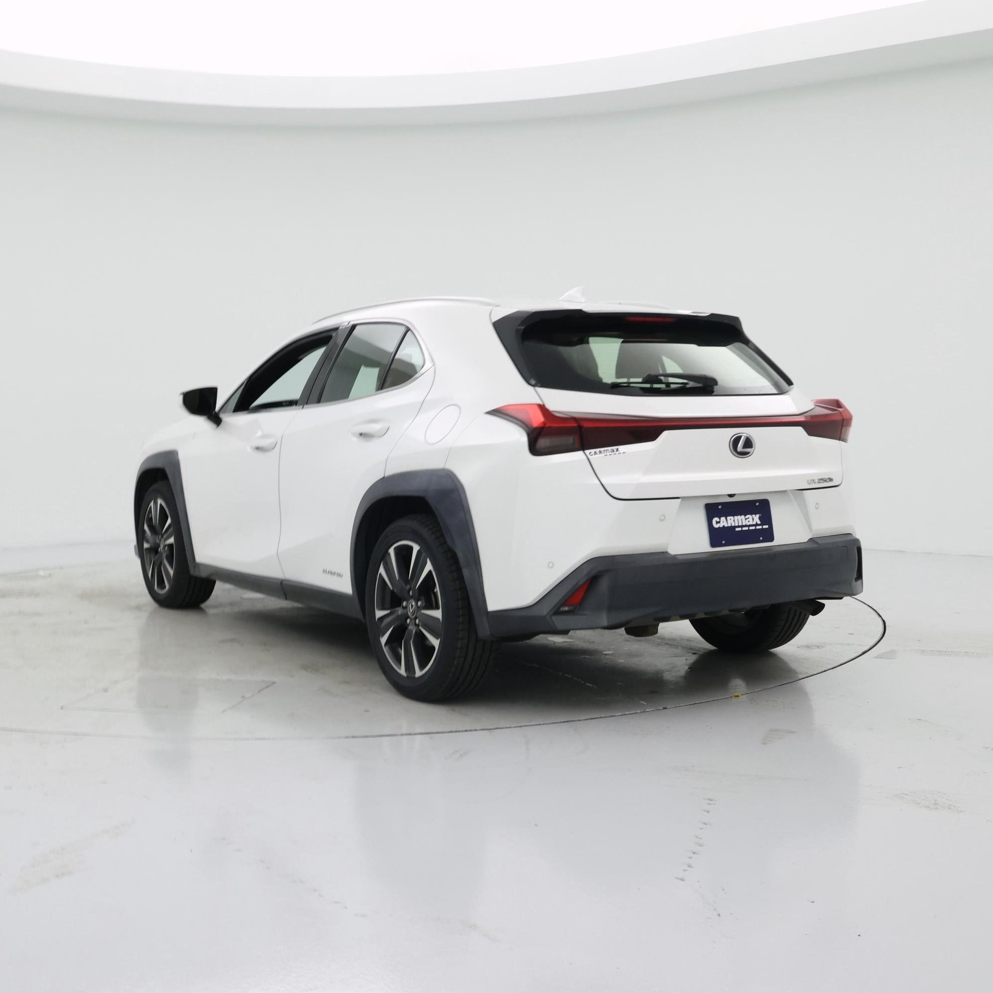 Thumbnail: 2020 Lexus UX - 2