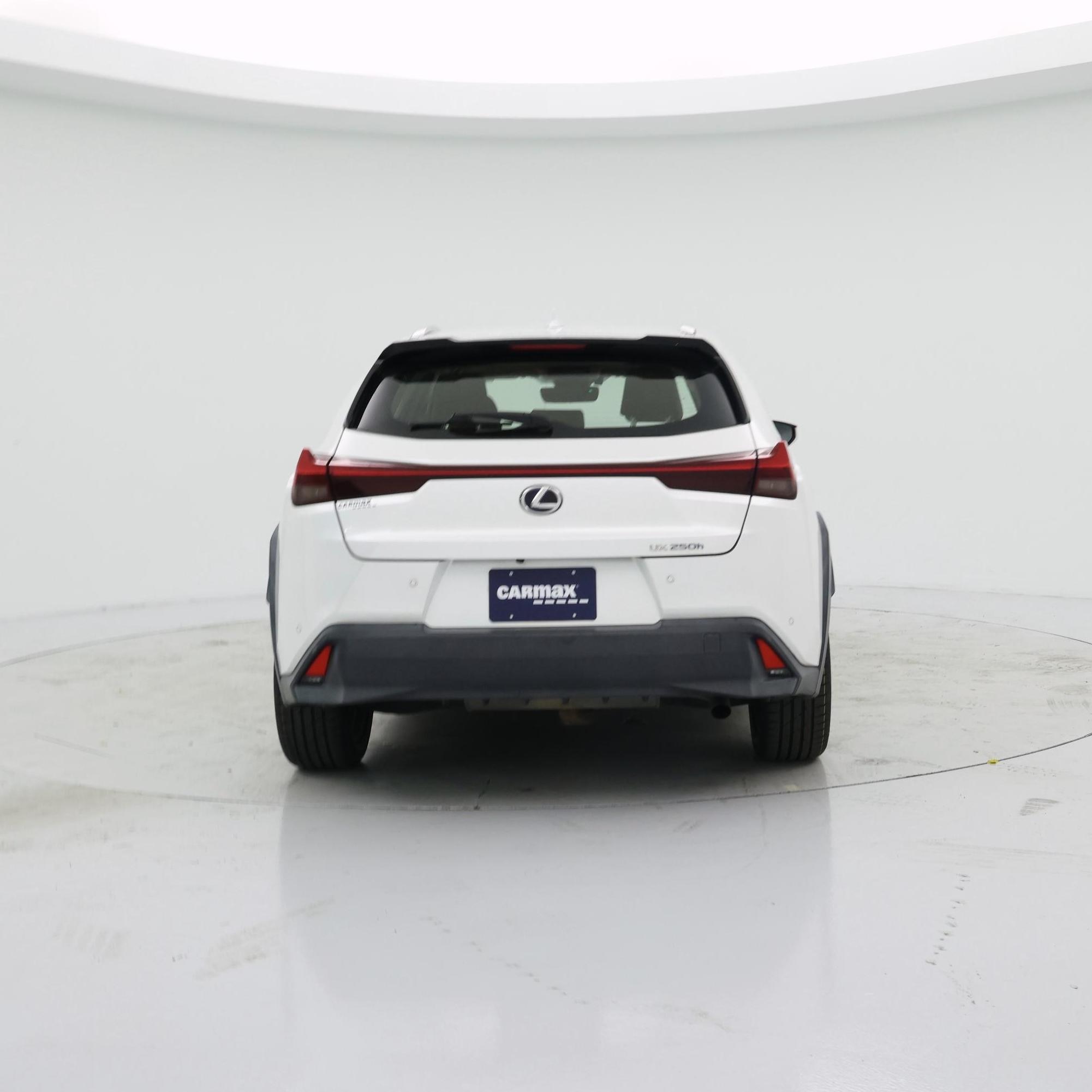 Thumbnail: 2020 Lexus UX - 6