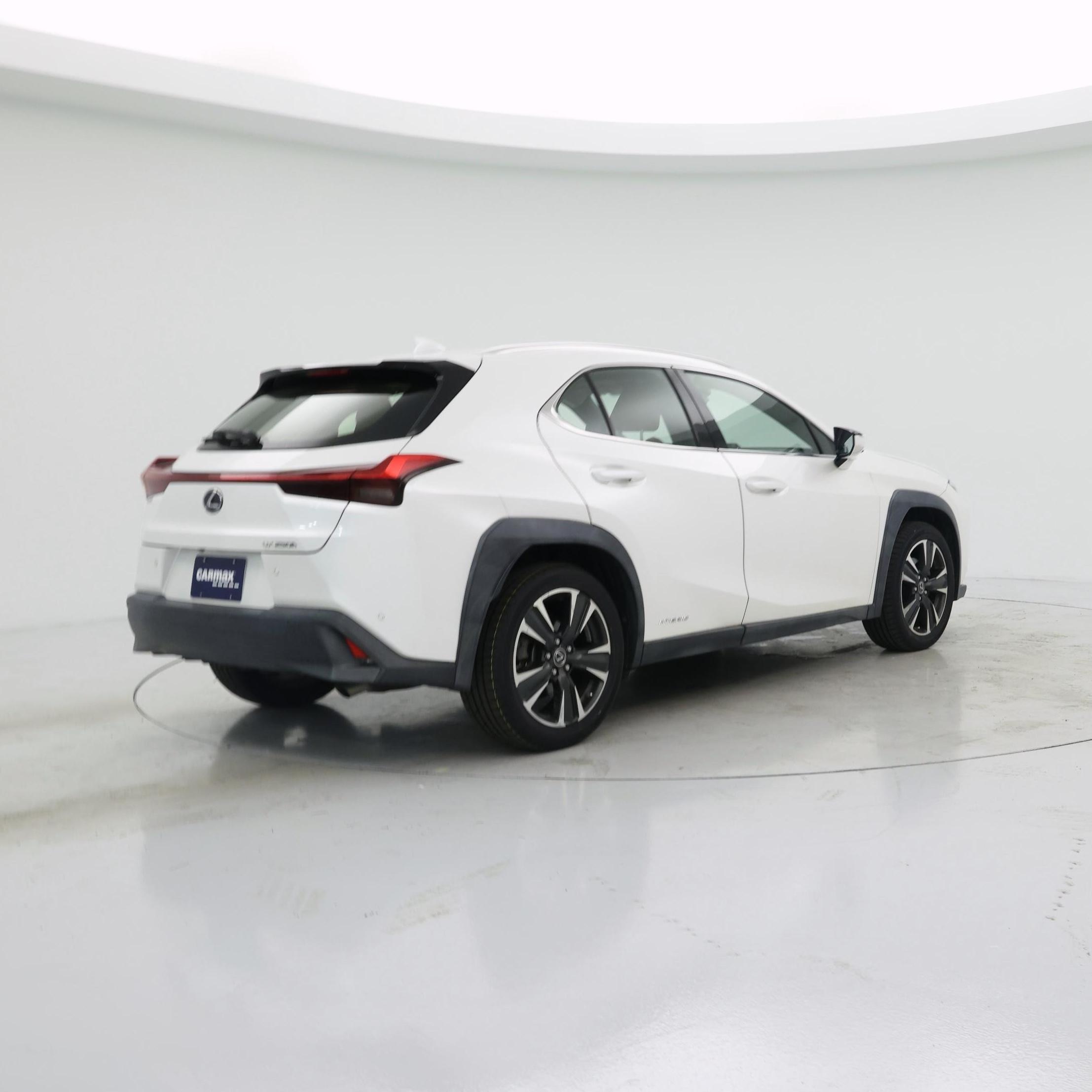 Thumbnail: 2020 Lexus UX - 8