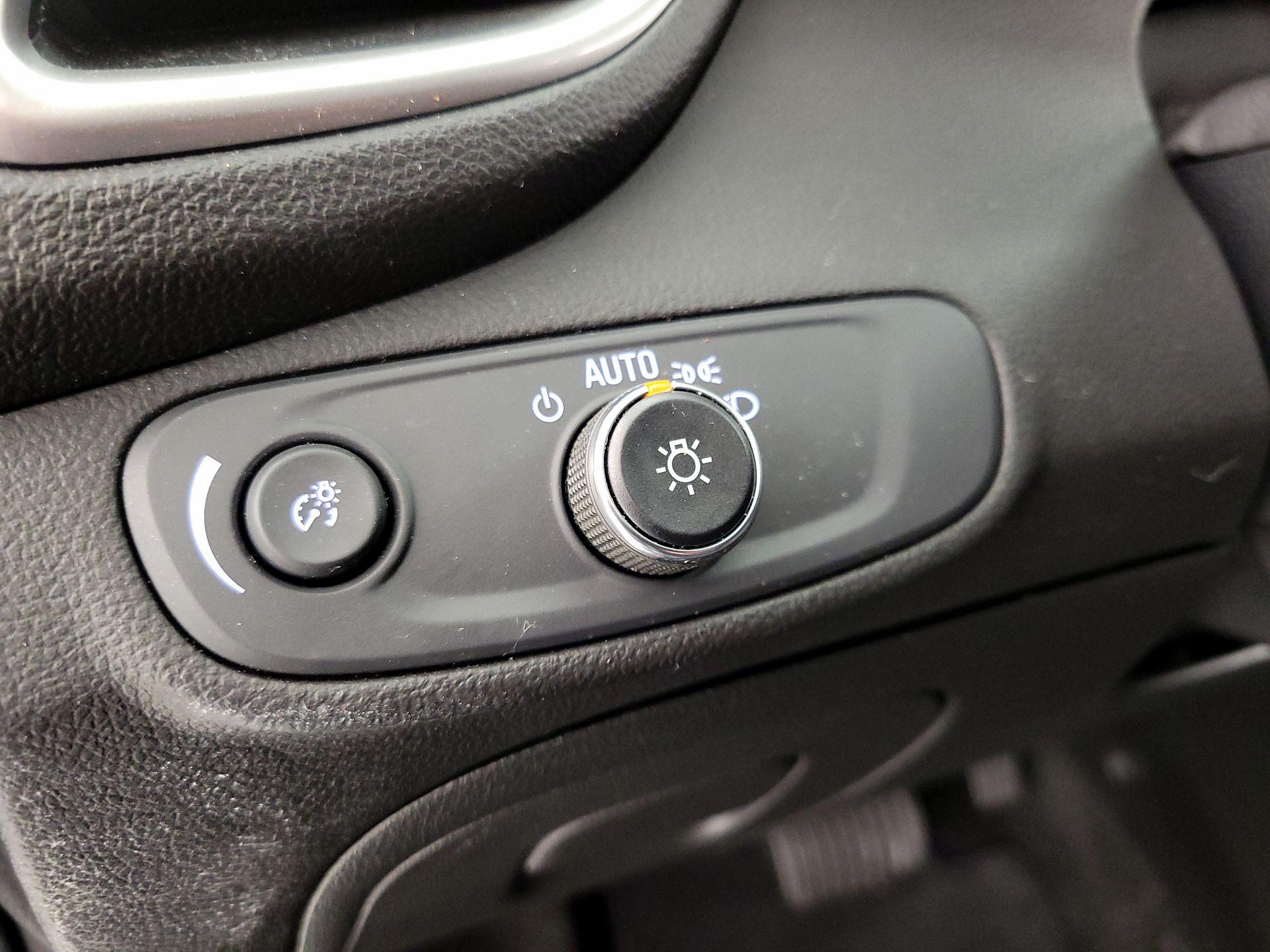 Thumbnail: 2022 Chevrolet Trax - 13