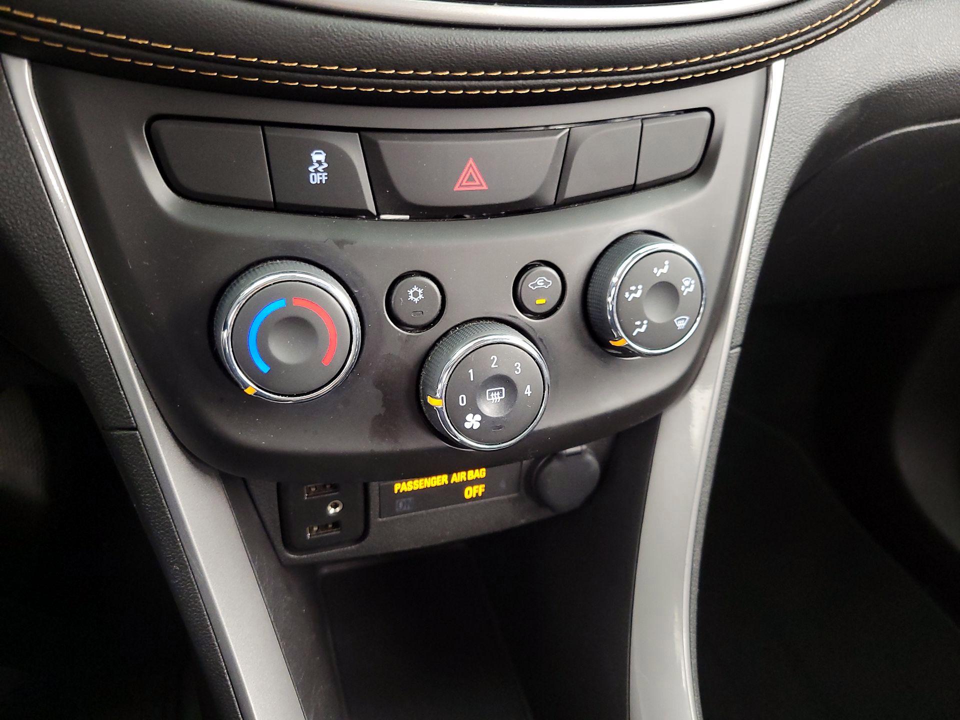 Thumbnail: 2022 Chevrolet Trax - 16