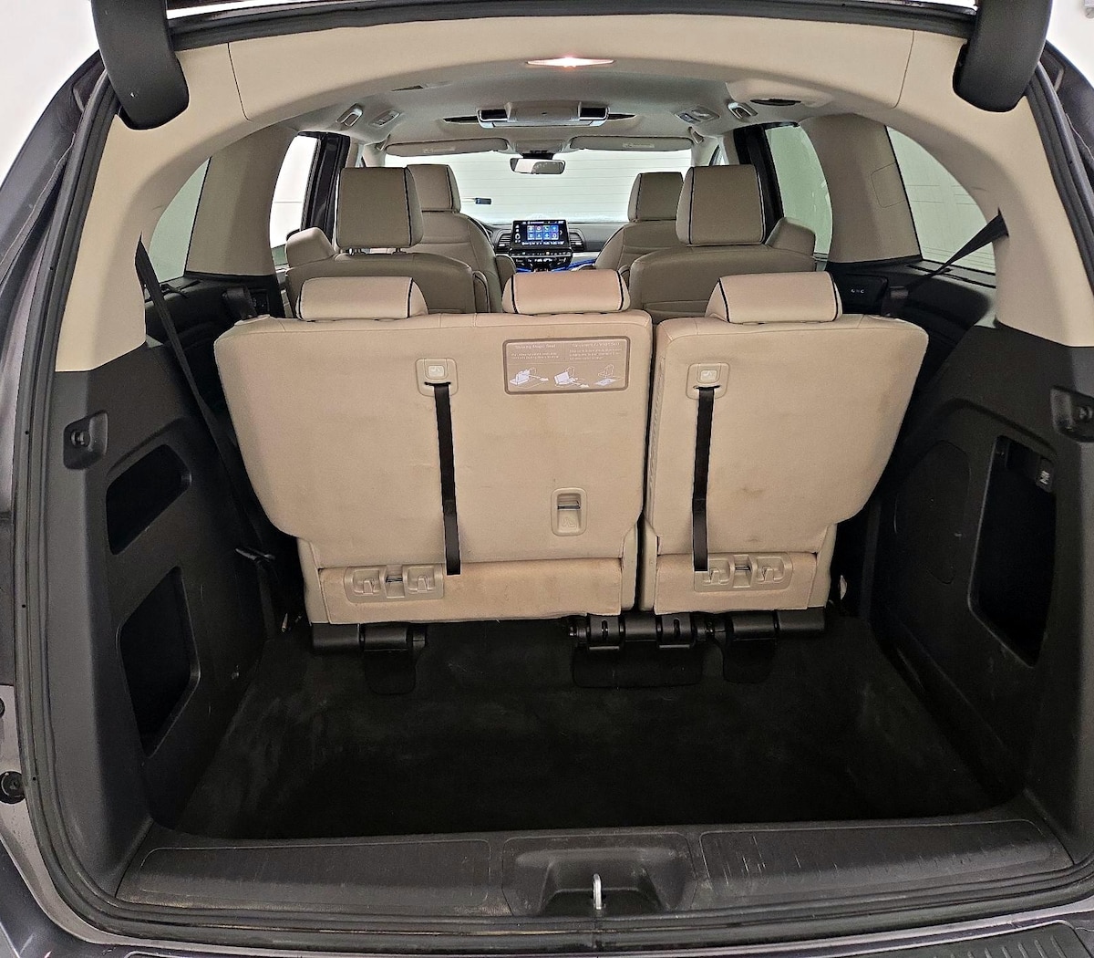 Trunk/Cargo (Seats Up)