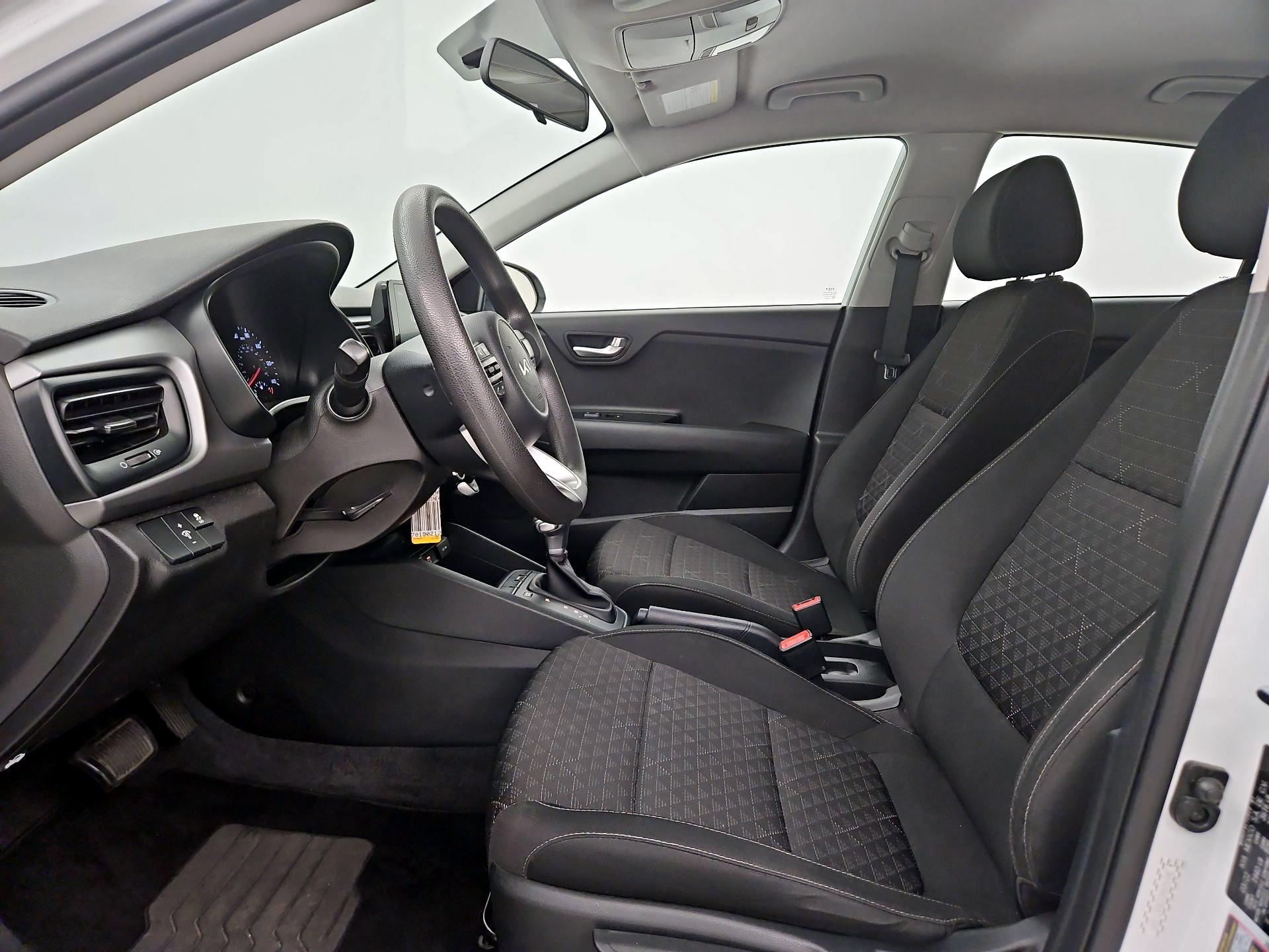Thumbnail: 2022 Kia Rio - 11
