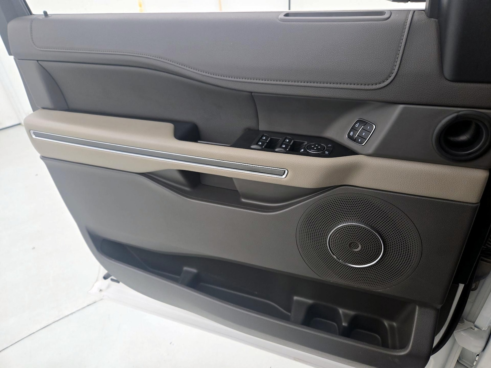 2020 Ford Expedition XLT - Photo 13
