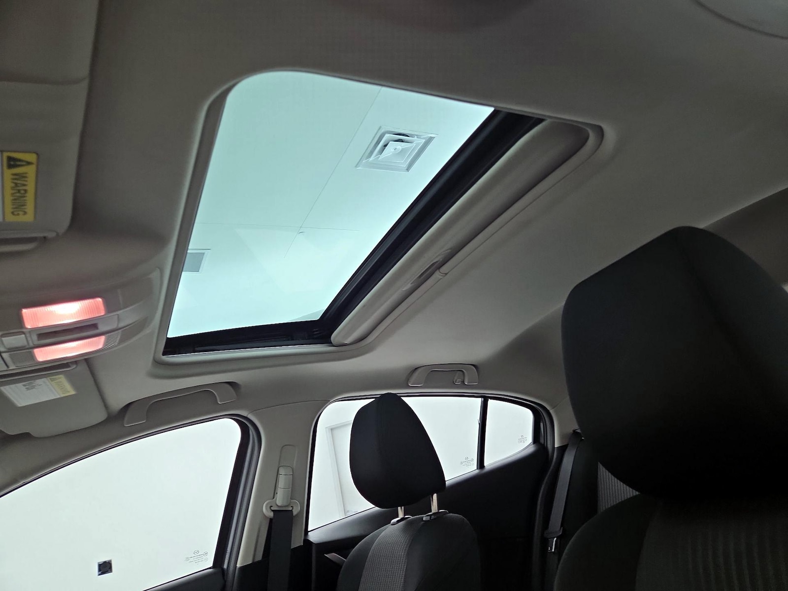 Sunroof(s) & Overhead Airbags