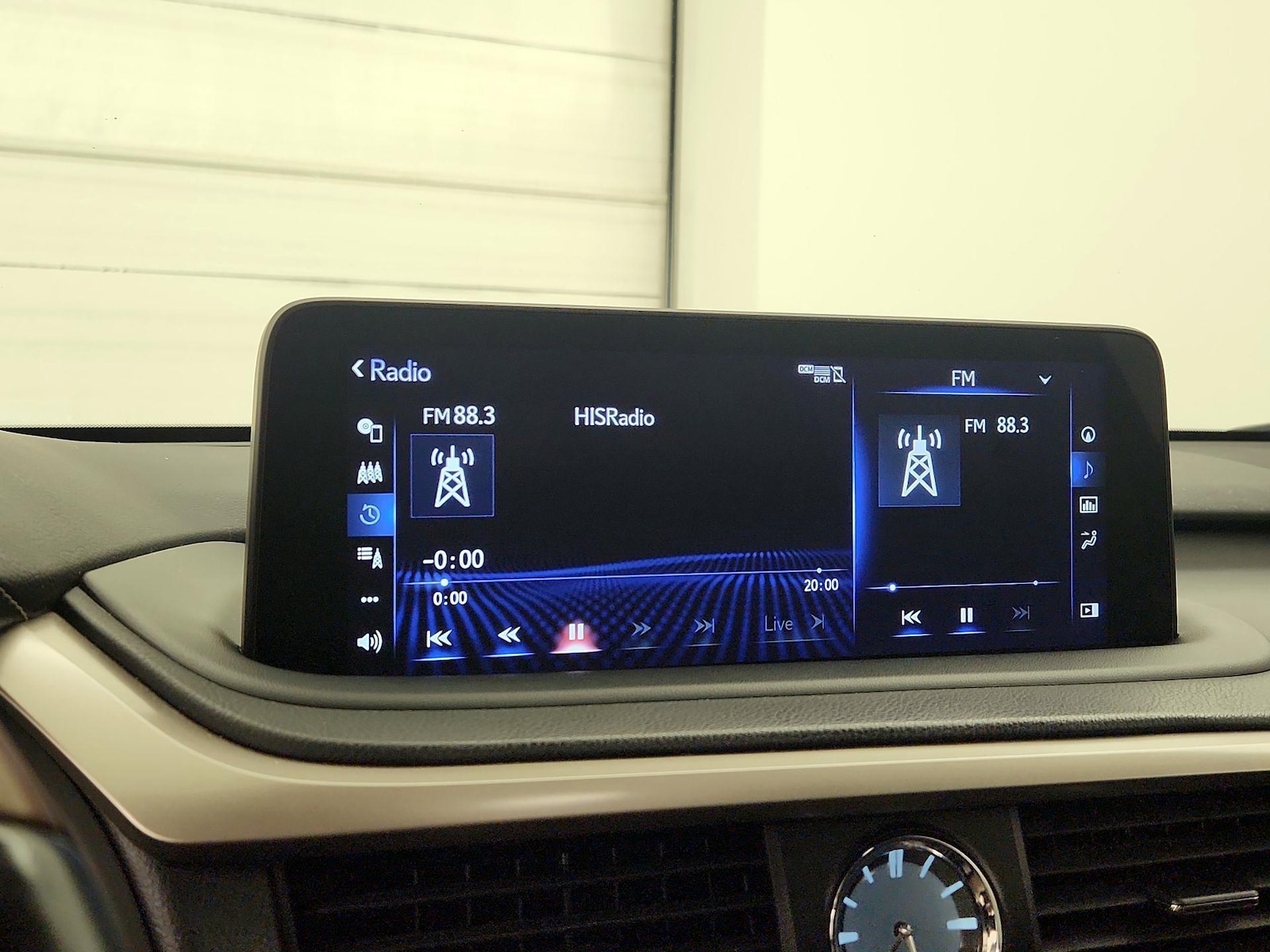 2020 Lexus RX Hybrid 450h - Photo 17