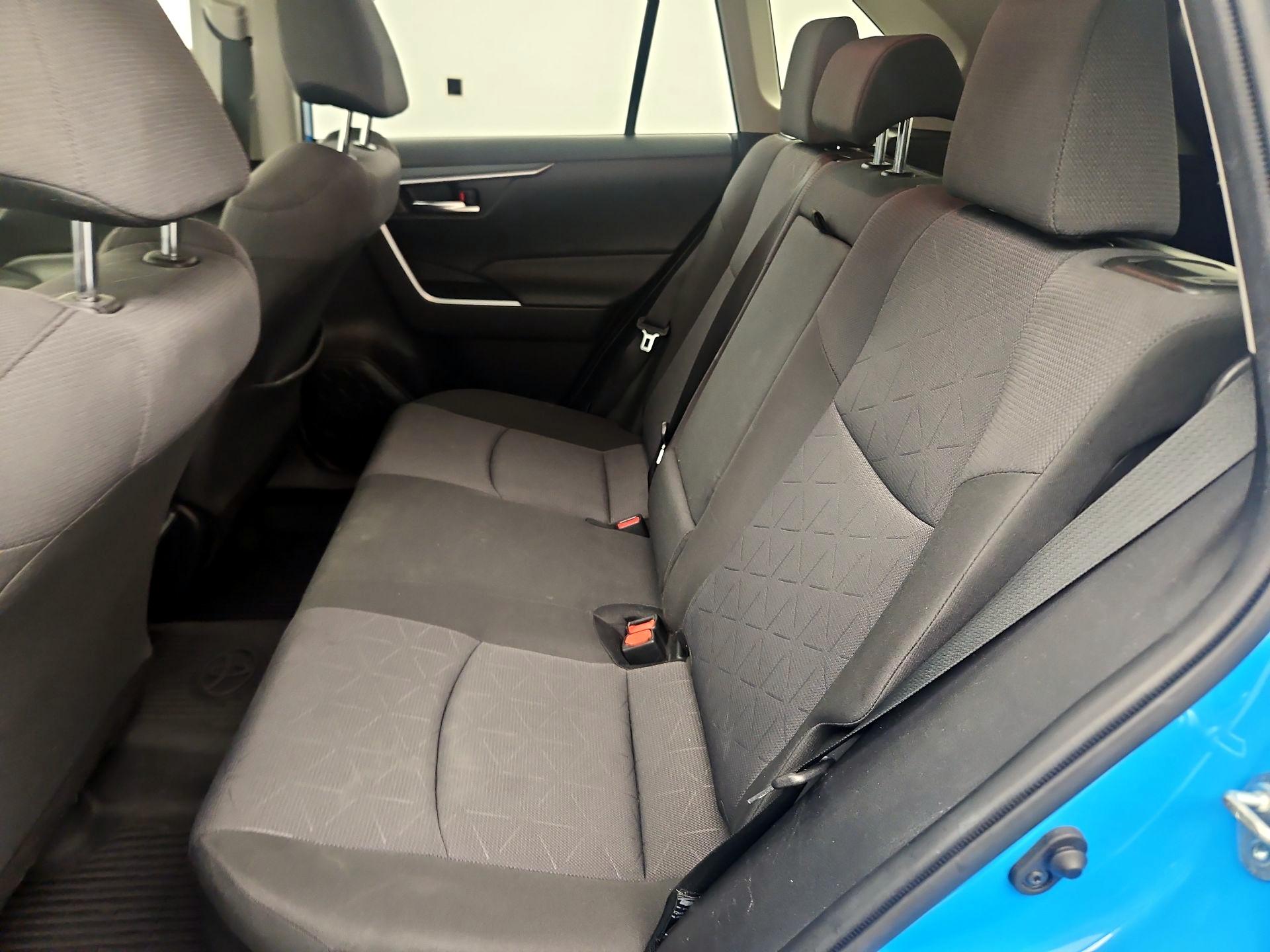 Thumbnail: 2021 Toyota RAV4 - 20