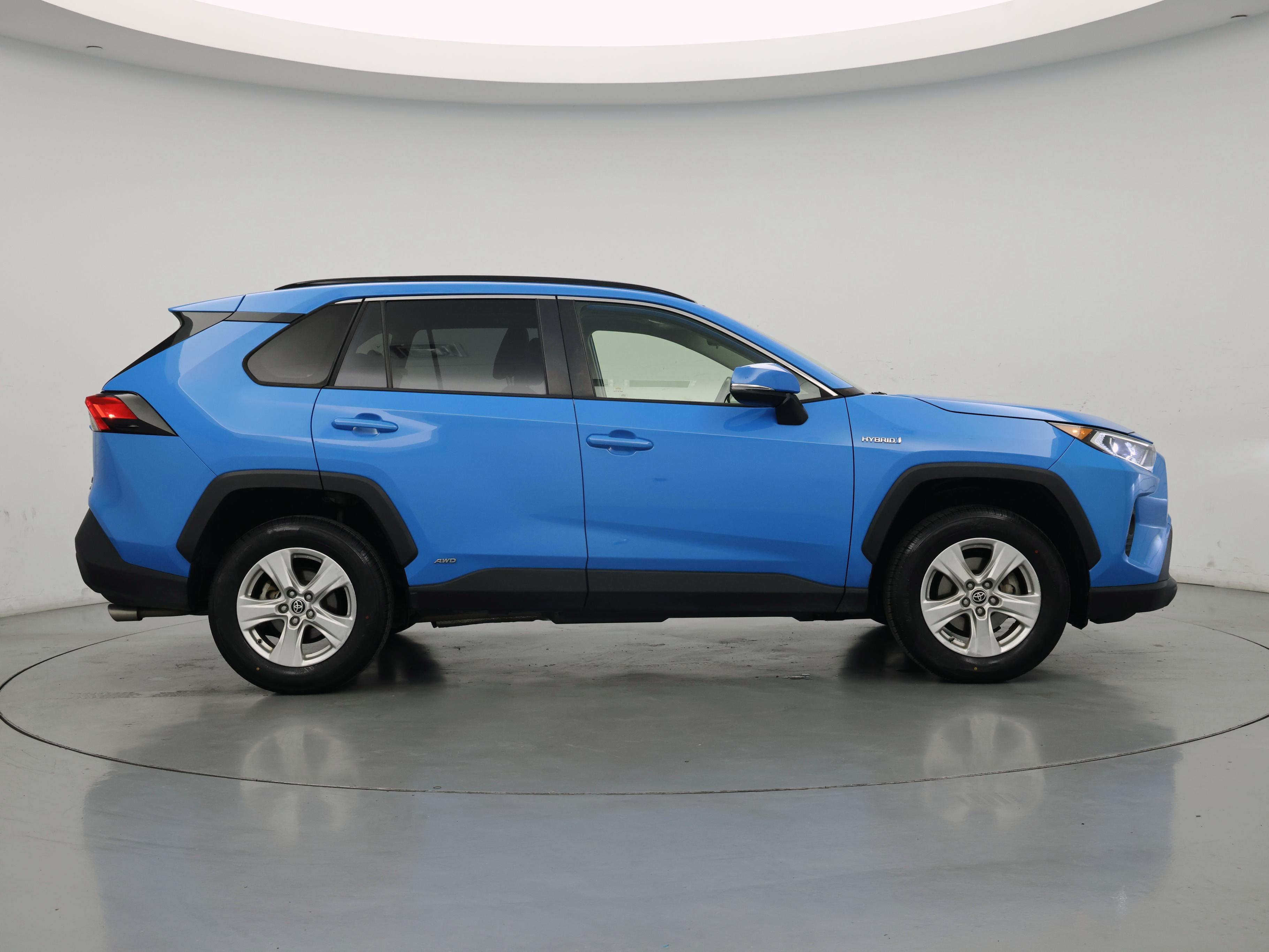 Thumbnail: 2021 Toyota RAV4 - 7