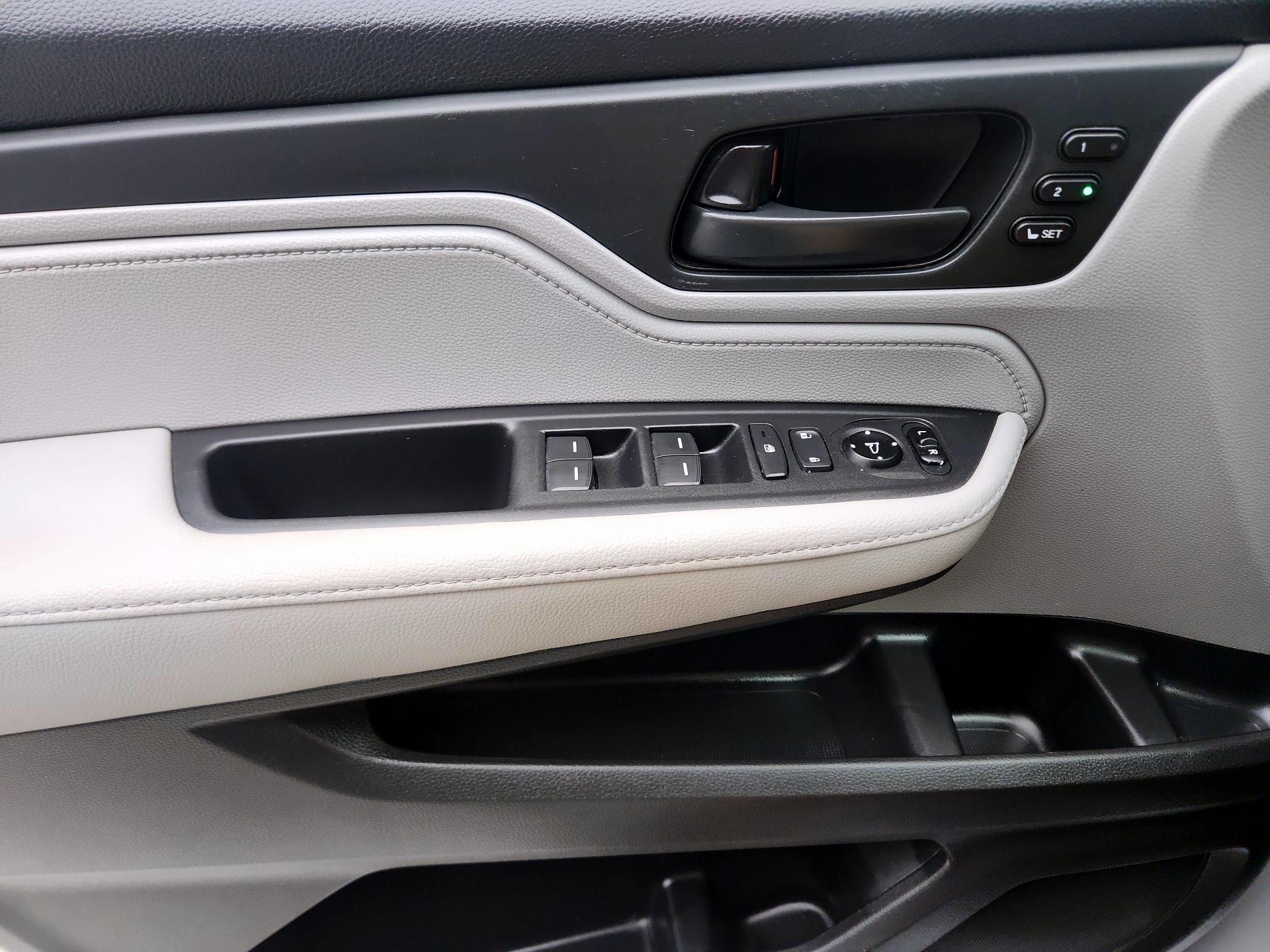 Thumbnail: 2019 Honda Odyssey - 12