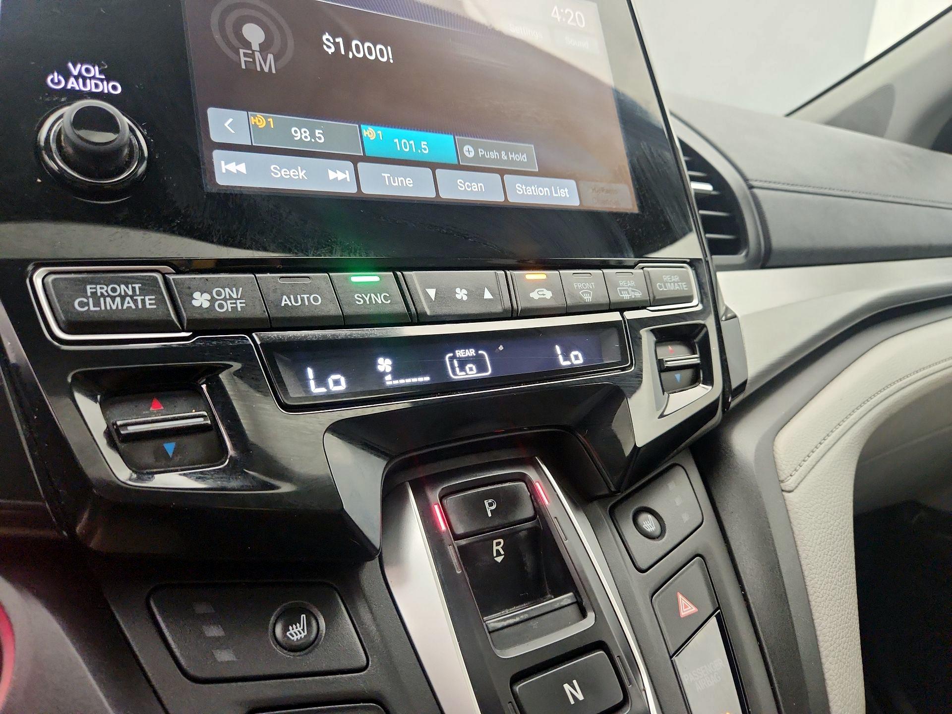 Thumbnail: 2019 Honda Odyssey - 16