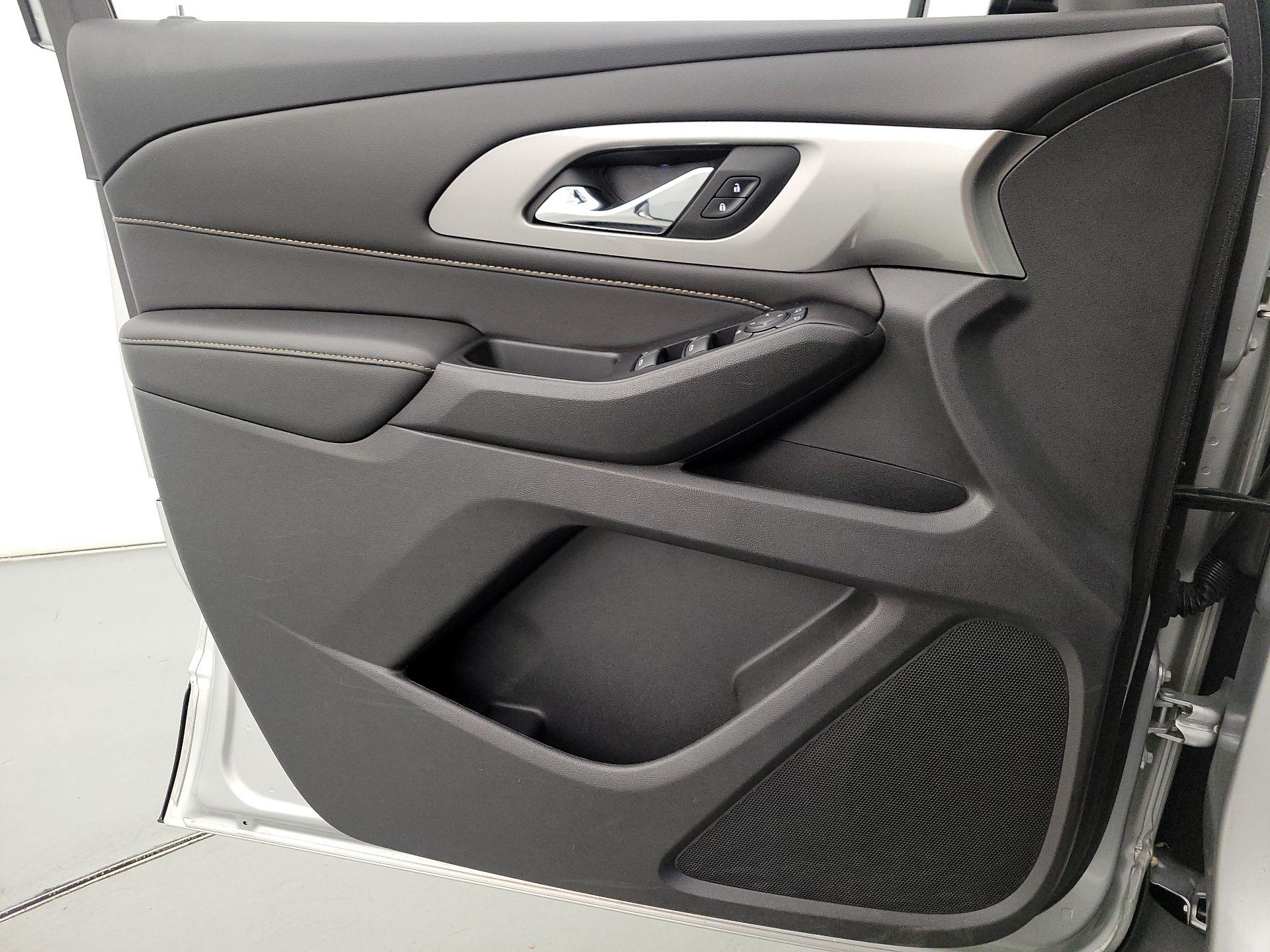 Thumbnail: 2019 Chevrolet Traverse - 12