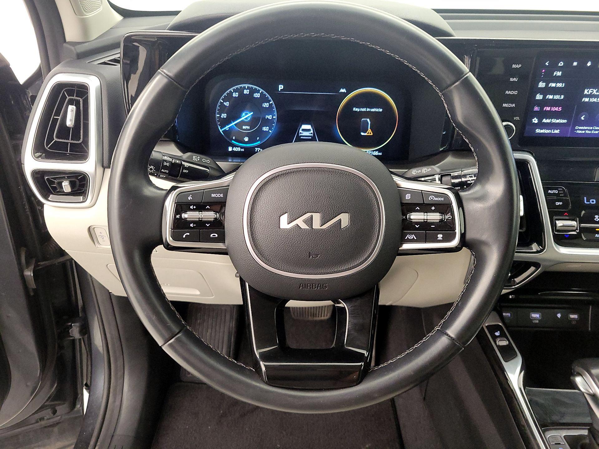 Thumbnail: 2023 Kia Sorento - 10