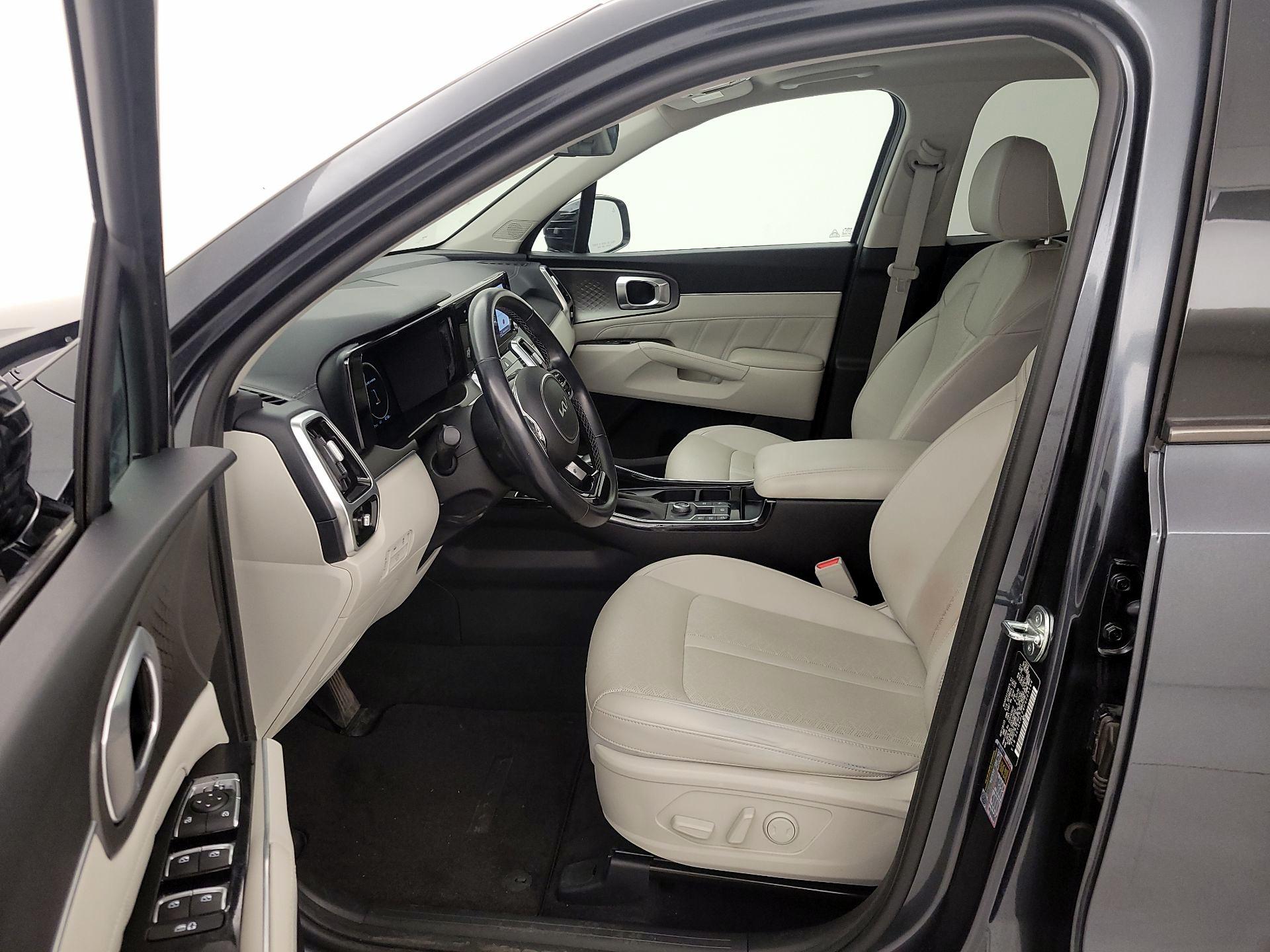 Thumbnail: 2023 Kia Sorento - 11