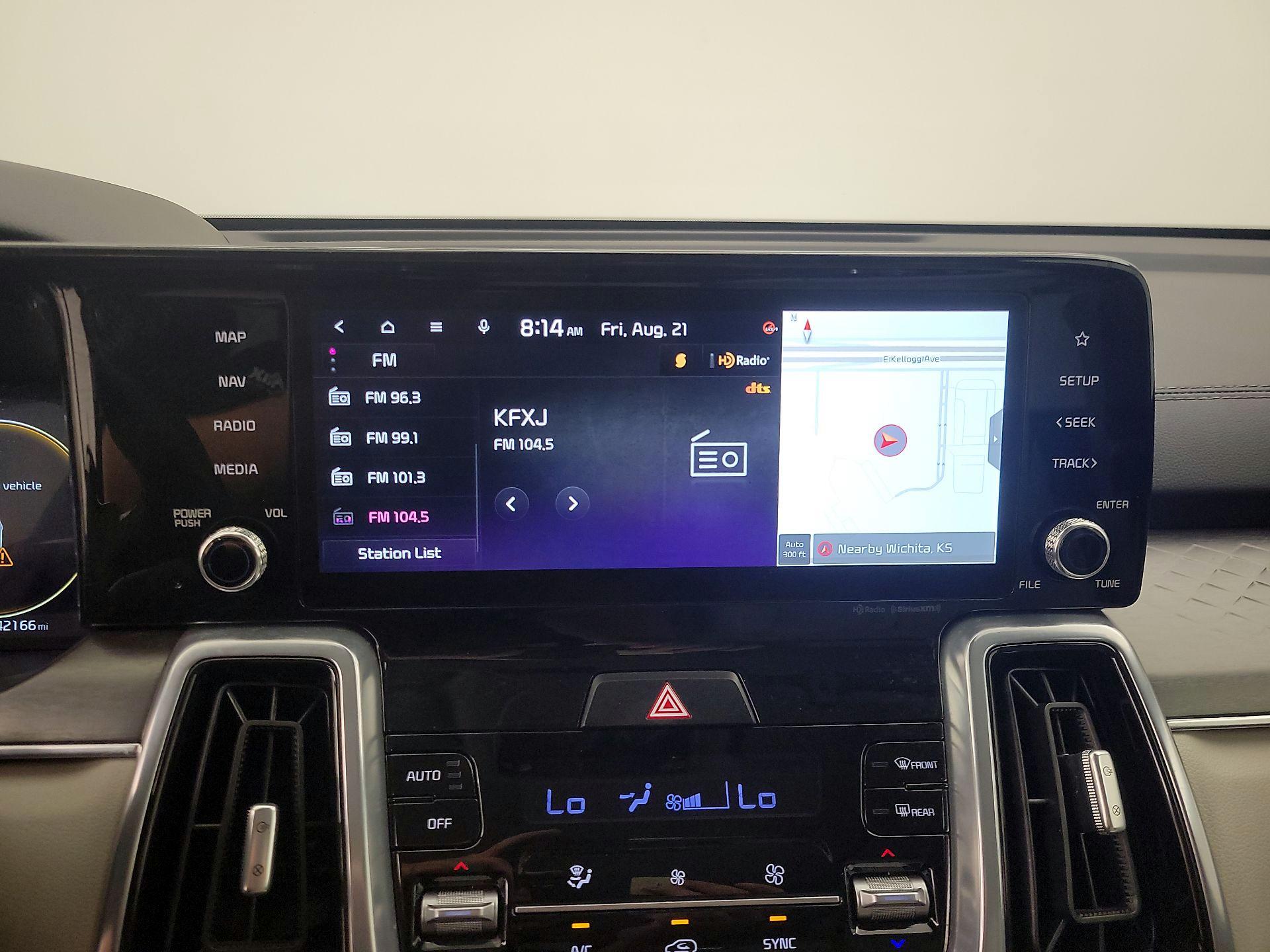 Thumbnail: 2023 Kia Sorento - 16