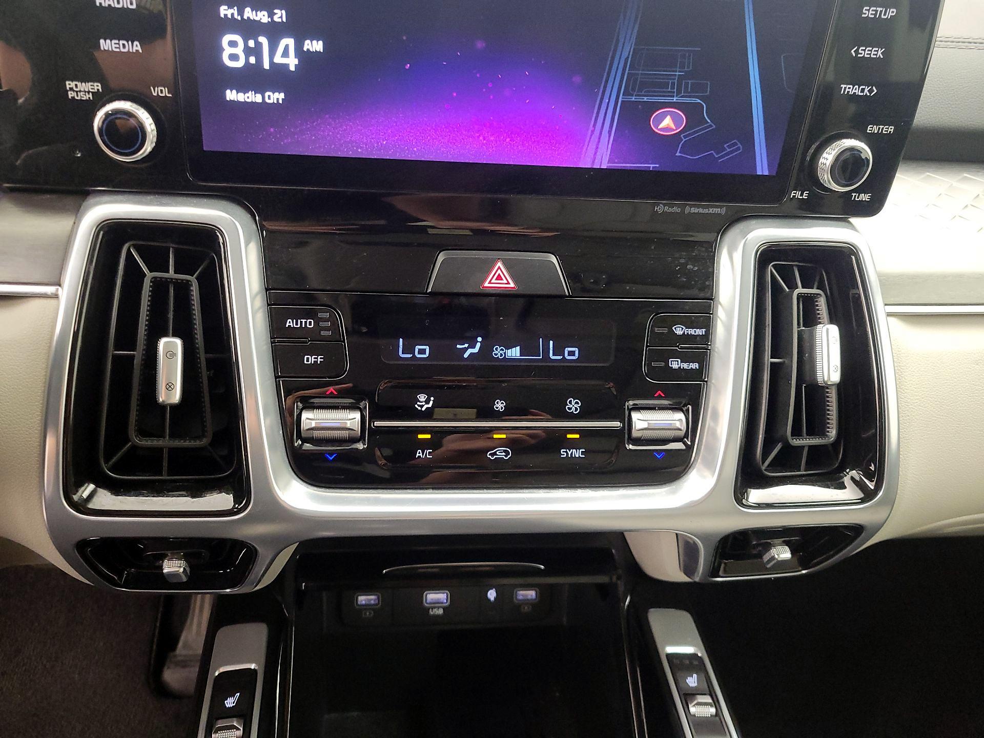 Thumbnail: 2023 Kia Sorento - 17