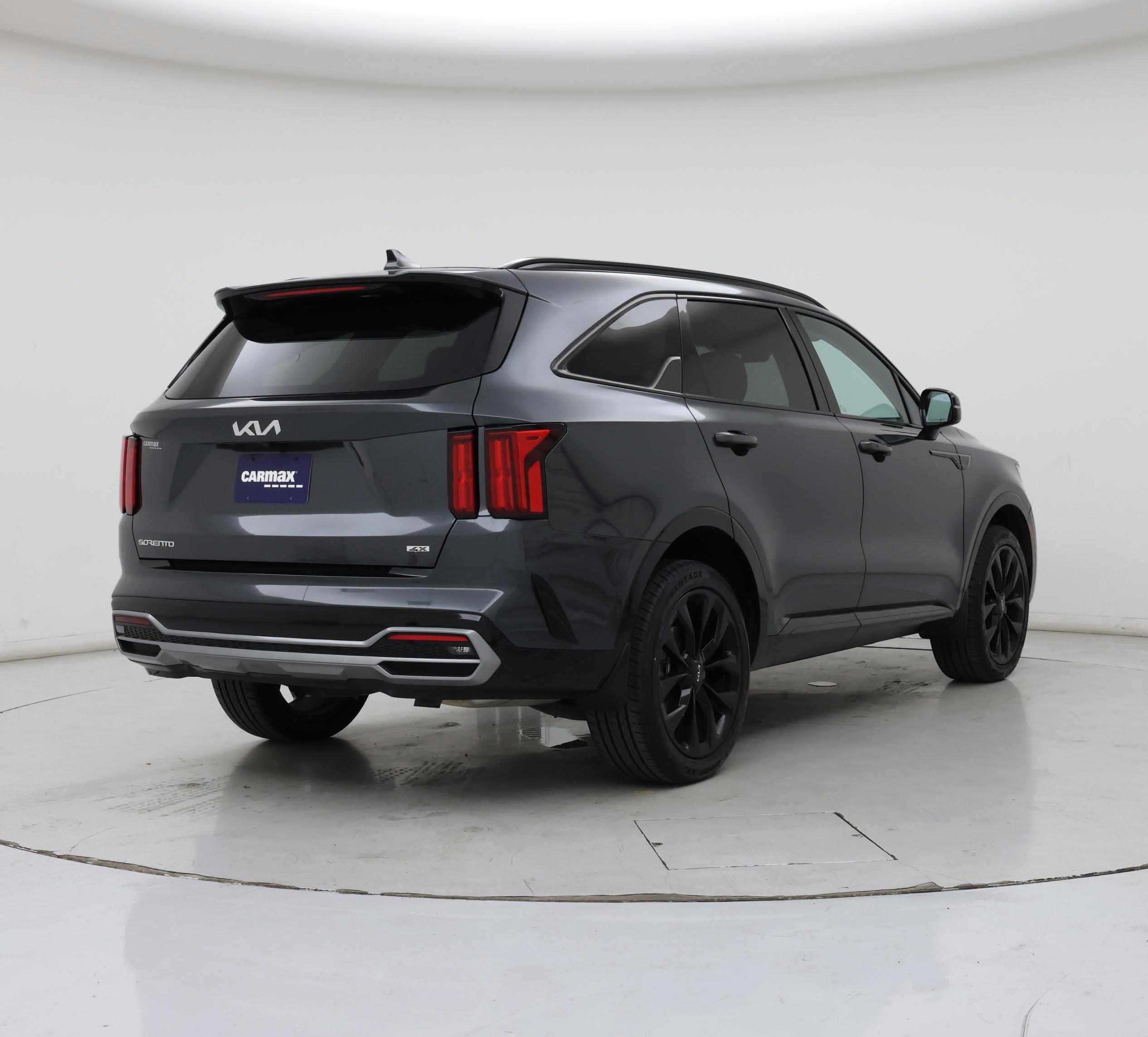 Thumbnail: 2023 Kia Sorento - 8