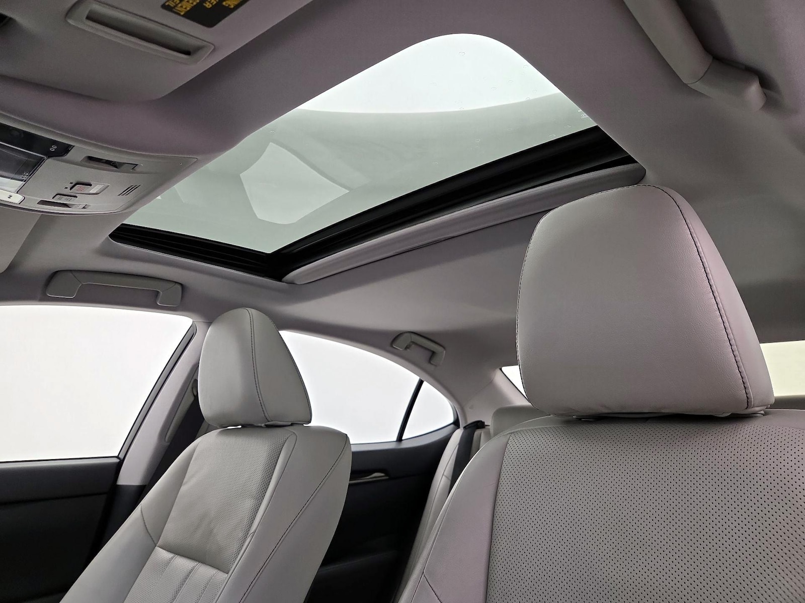 Sunroof(s) & Overhead Airbags