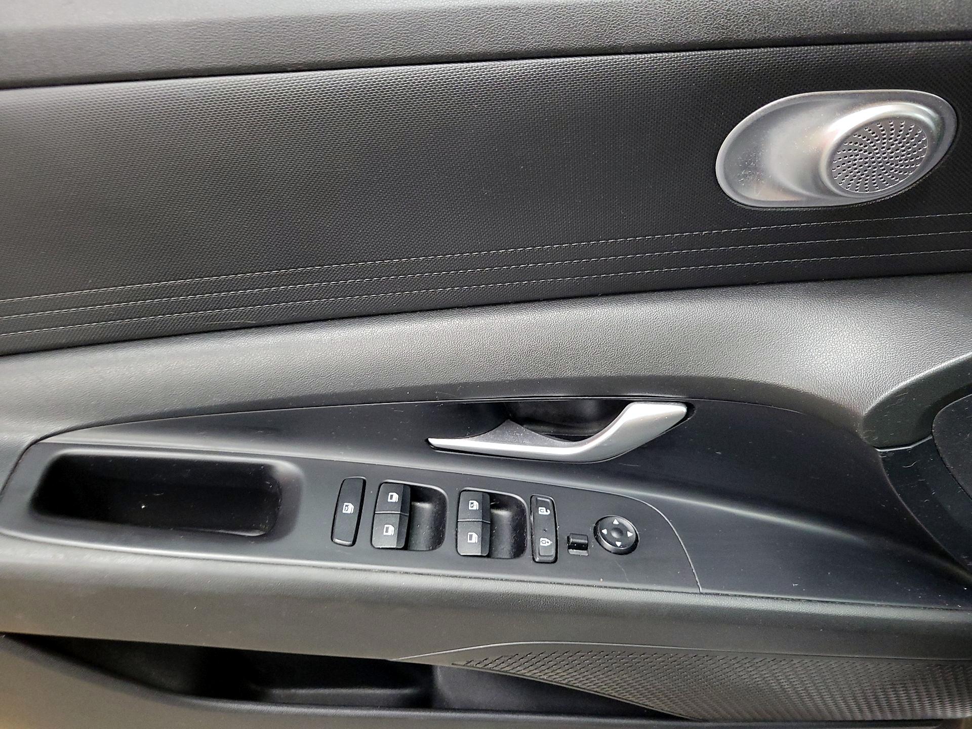 Thumbnail: 2021 Hyundai Elantra - 12
