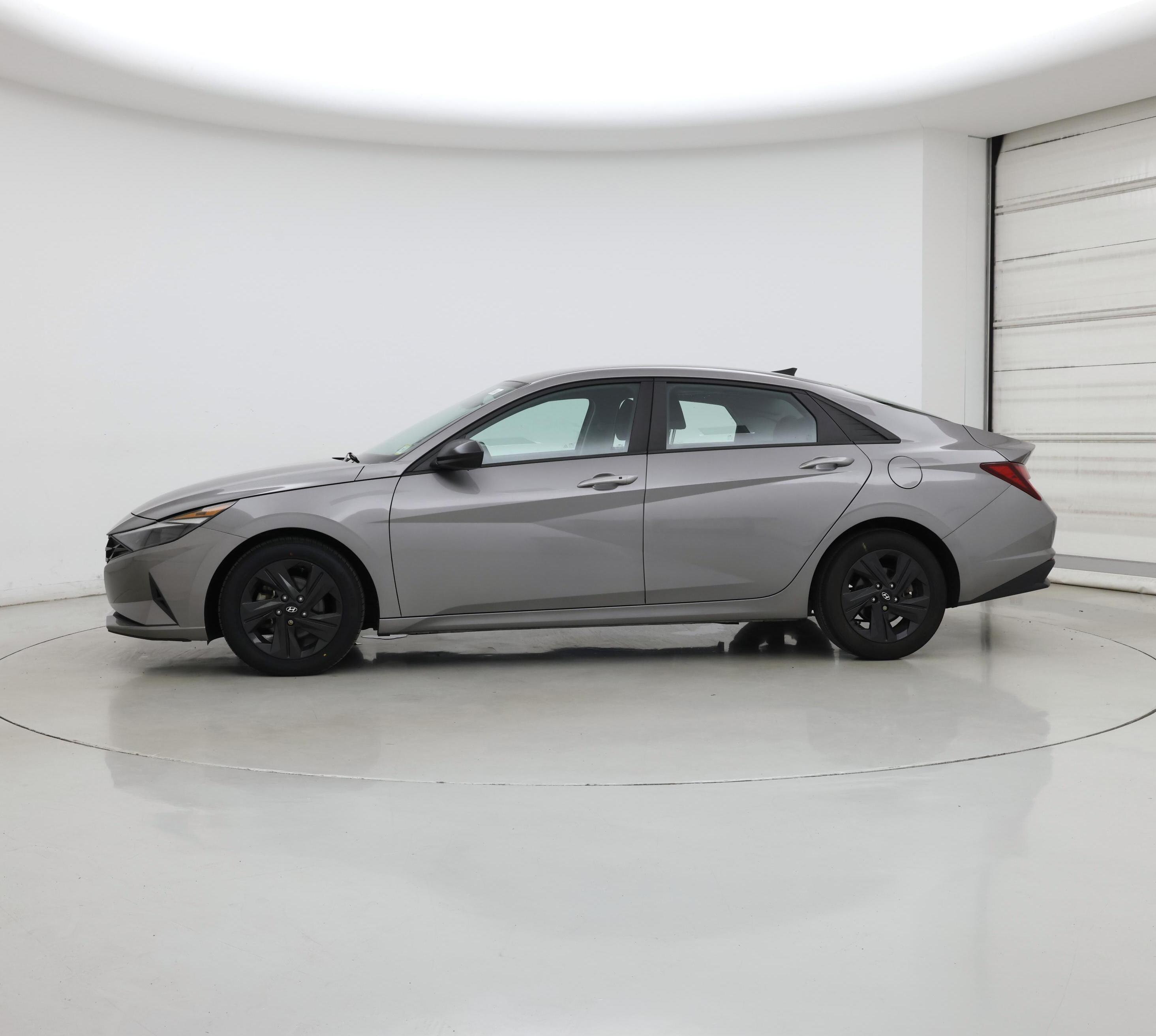 Thumbnail: 2021 Hyundai Elantra - 3
