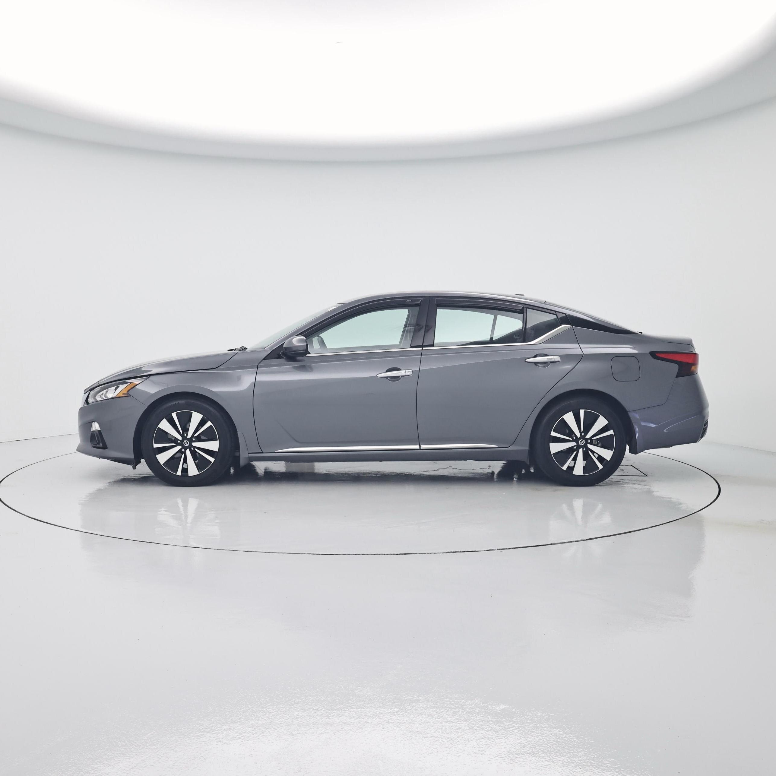 Thumbnail: 2020 Nissan Altima - 3