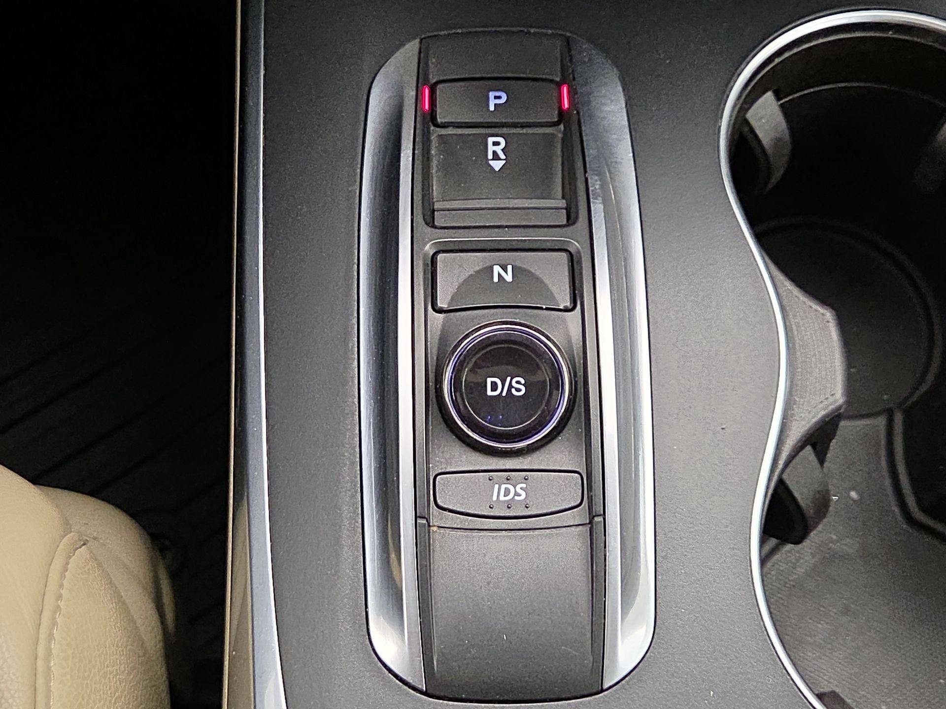 Thumbnail: 2016 Acura MDX - 18