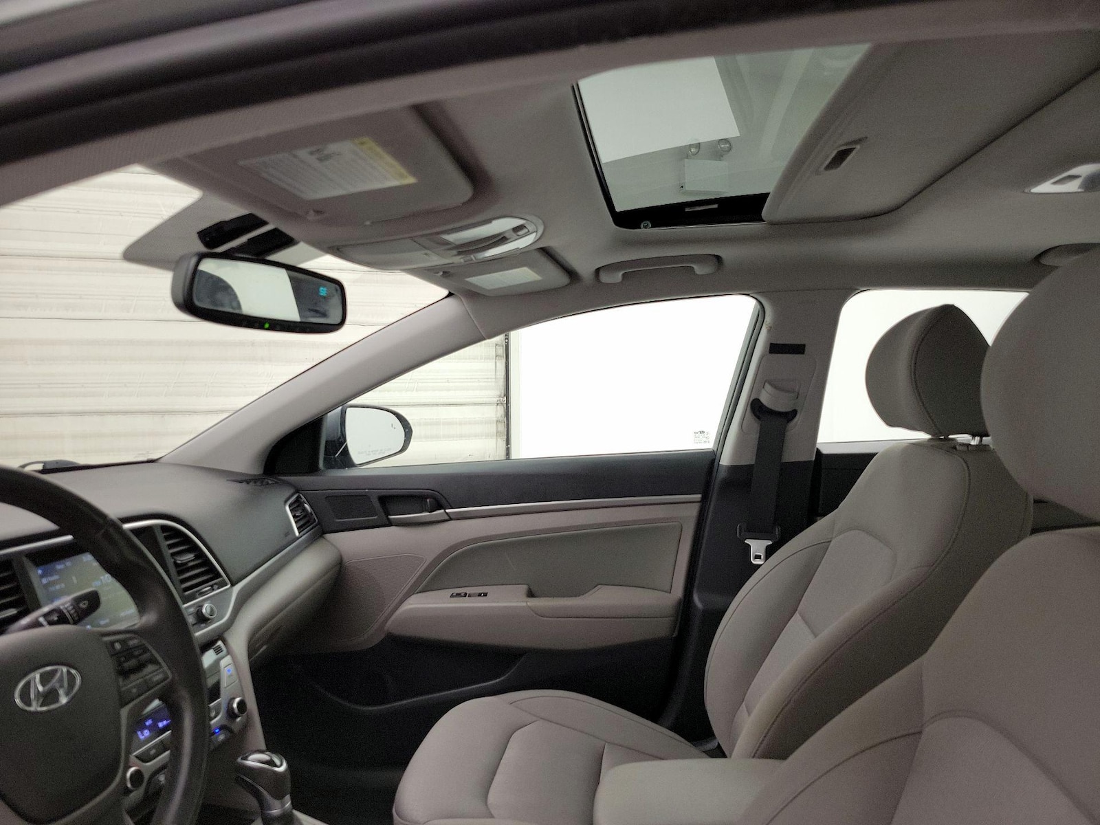 Sunroof(s) & Overhead Airbags