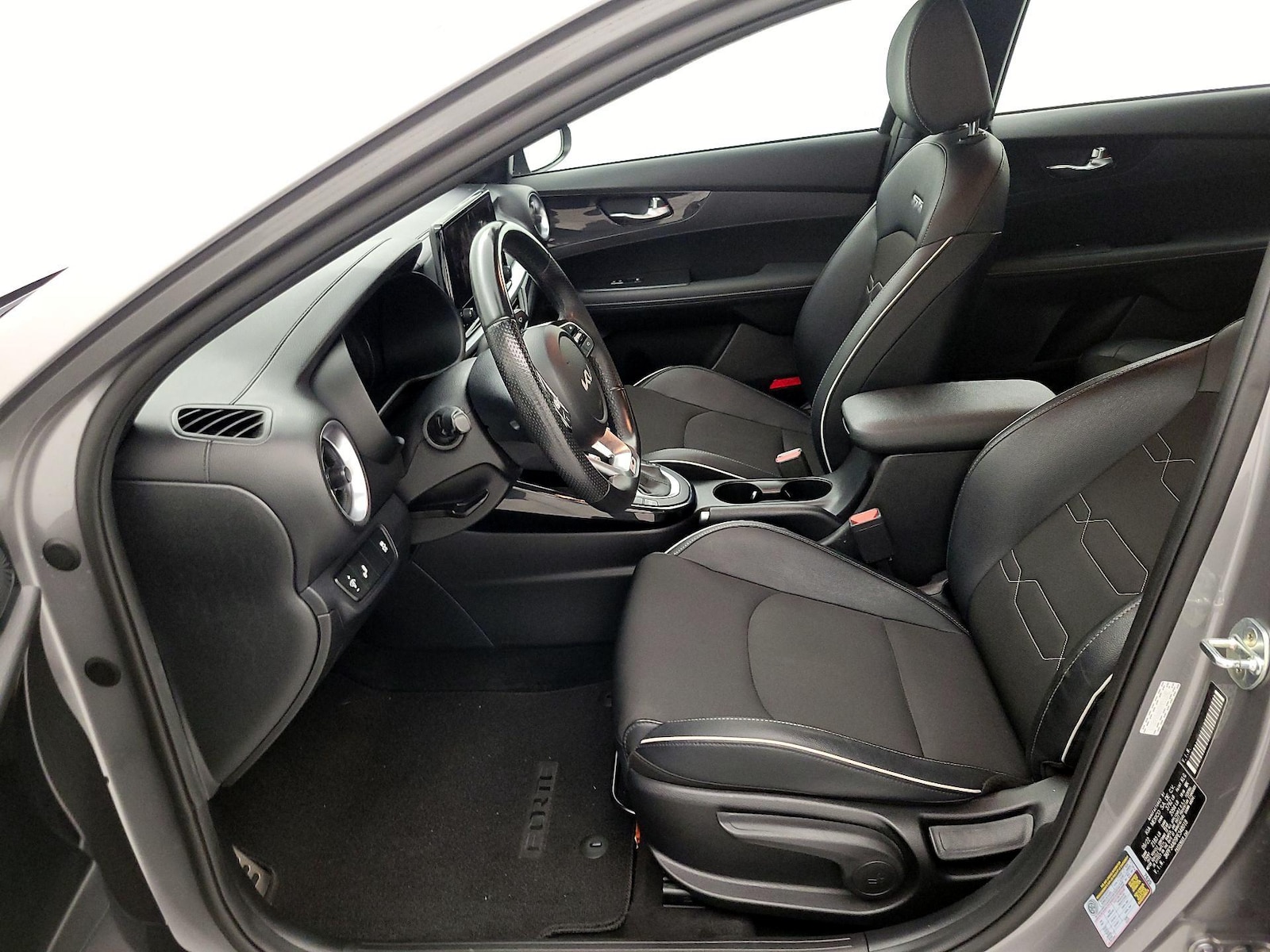 2023 Kia Forte GT-Line - Photo 12