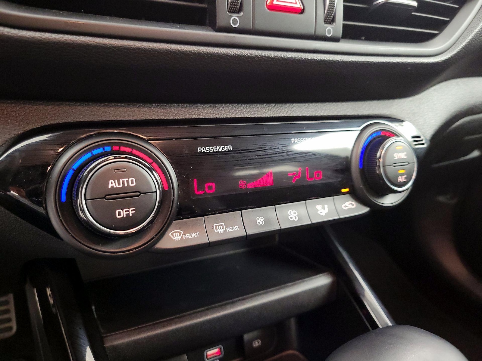 2023 Kia Forte GT-Line - Photo 17
