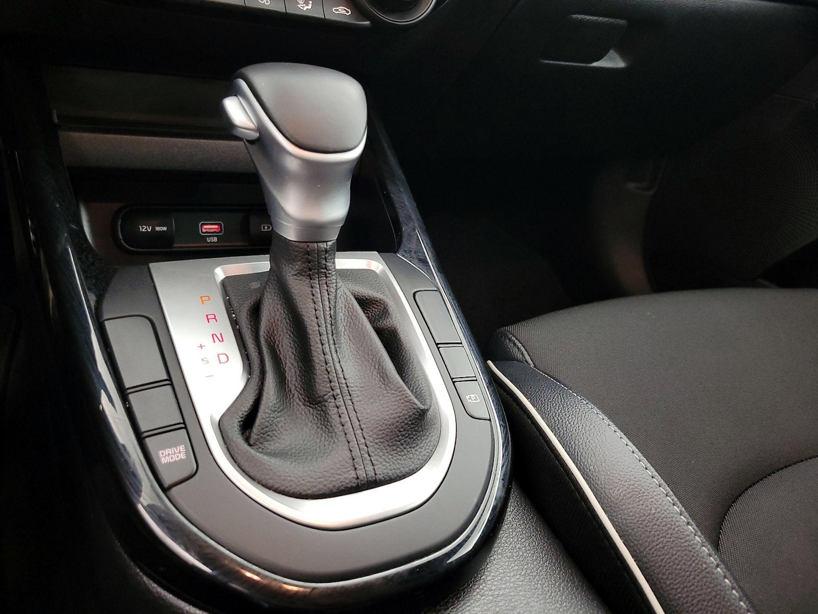 2023 Kia Forte GT-Line - Photo 18
