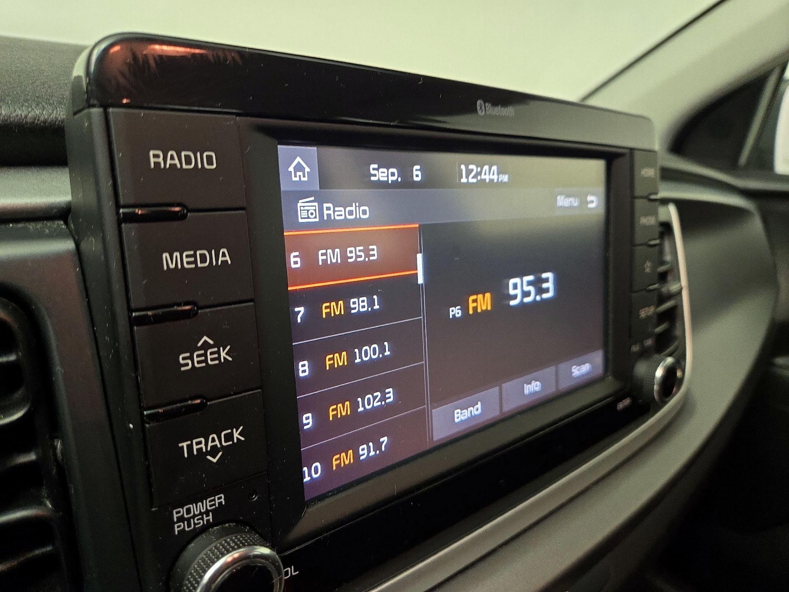 2020 Kia RIO S - Photo 16