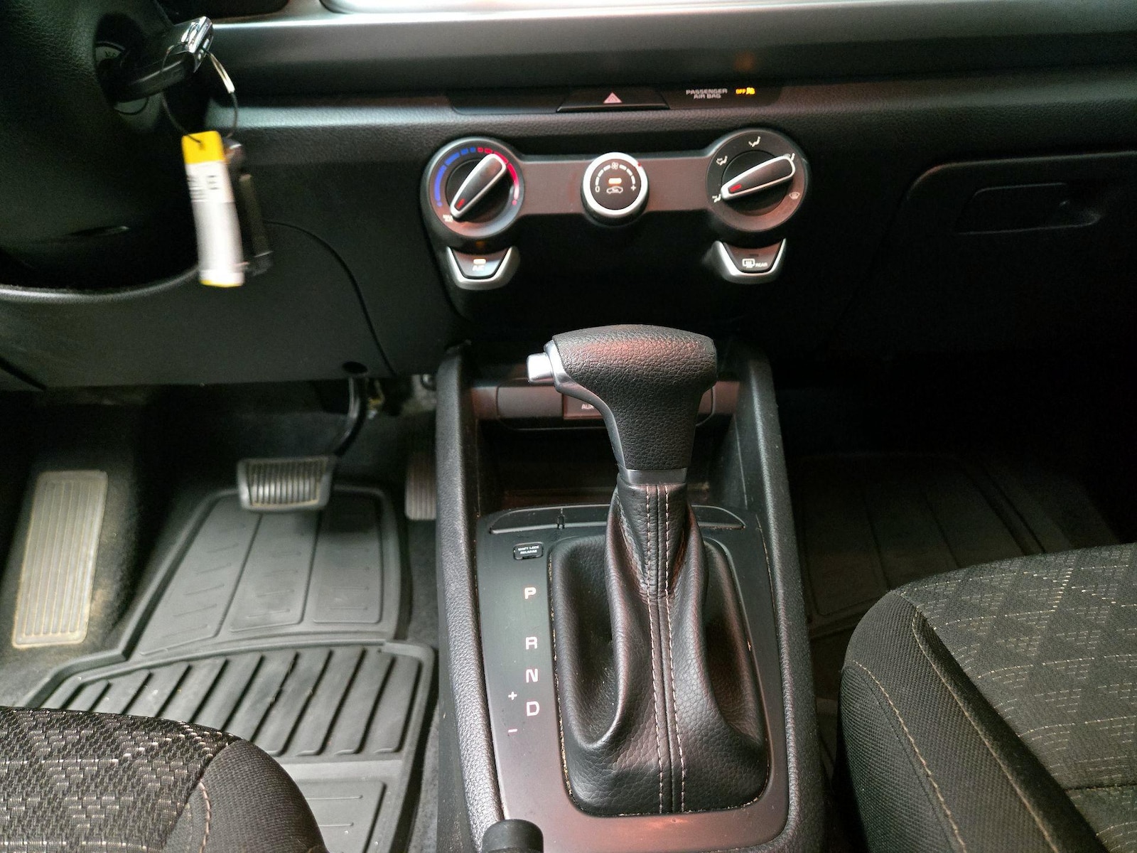 2020 Kia RIO S - Photo 18