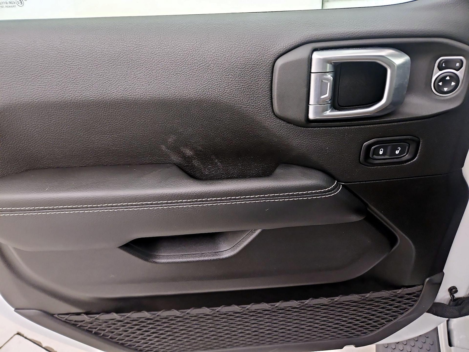 2021 Jeep Wrangler Unlimited Sahara 4XE - Photo 13
