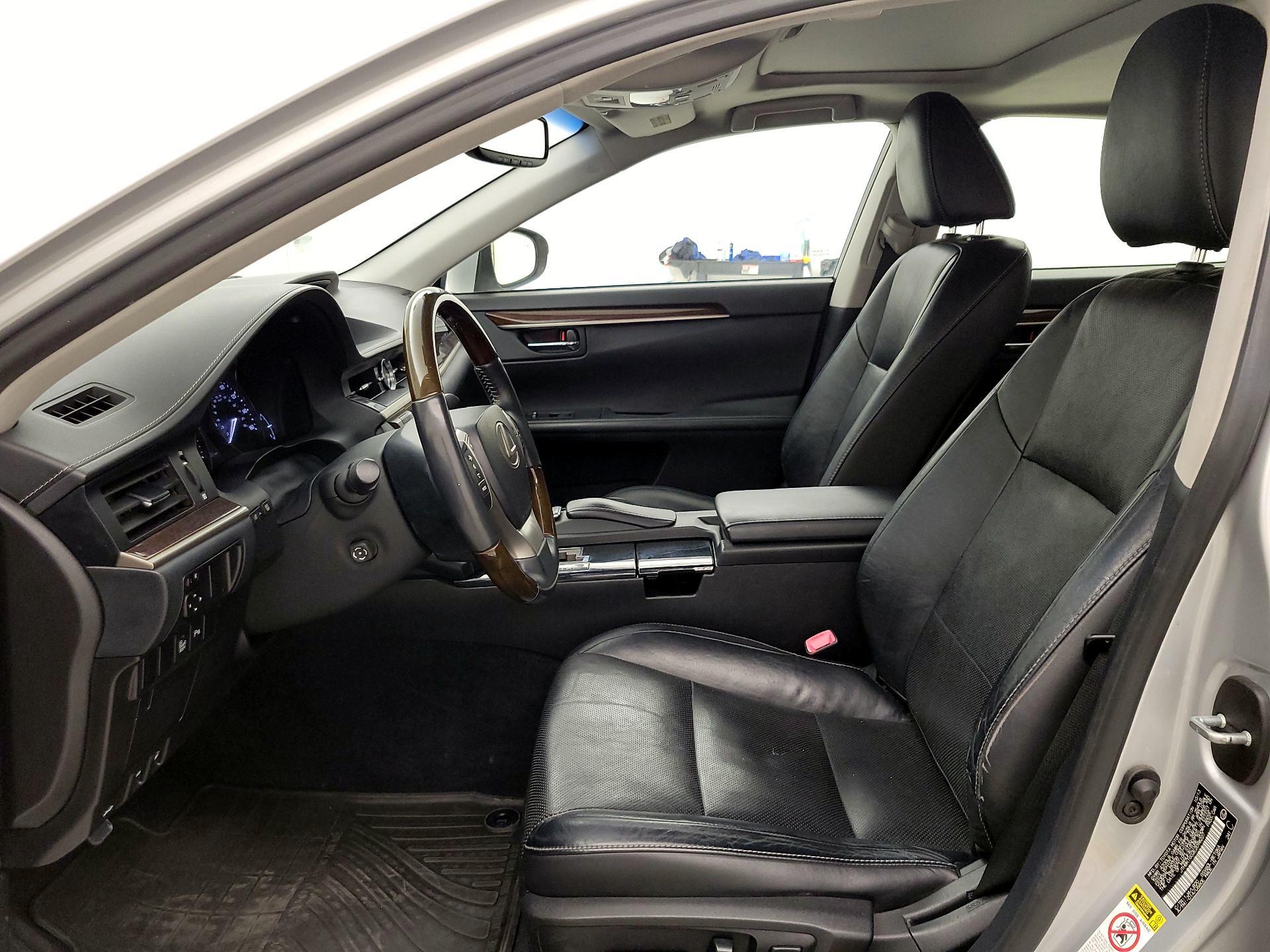 Thumbnail: 2014 Lexus ES - 11