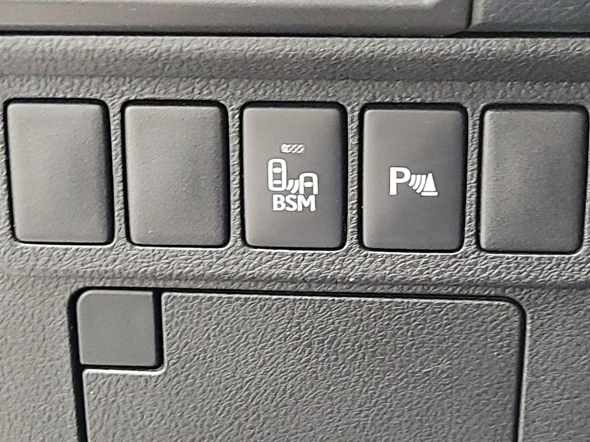 Thumbnail: 2014 Lexus ES - 13