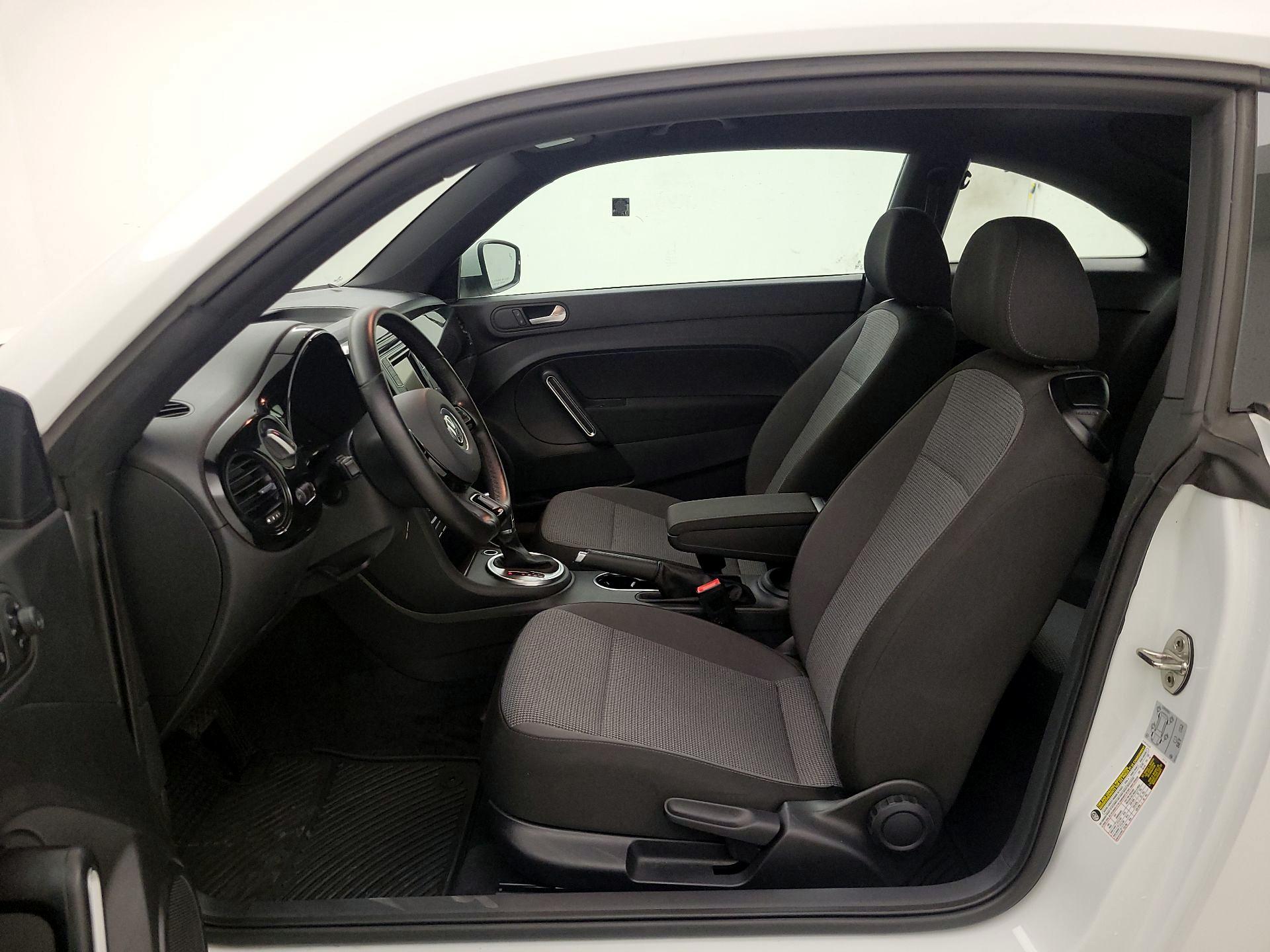 Thumbnail: 2019 Volkswagen Beetle - 11