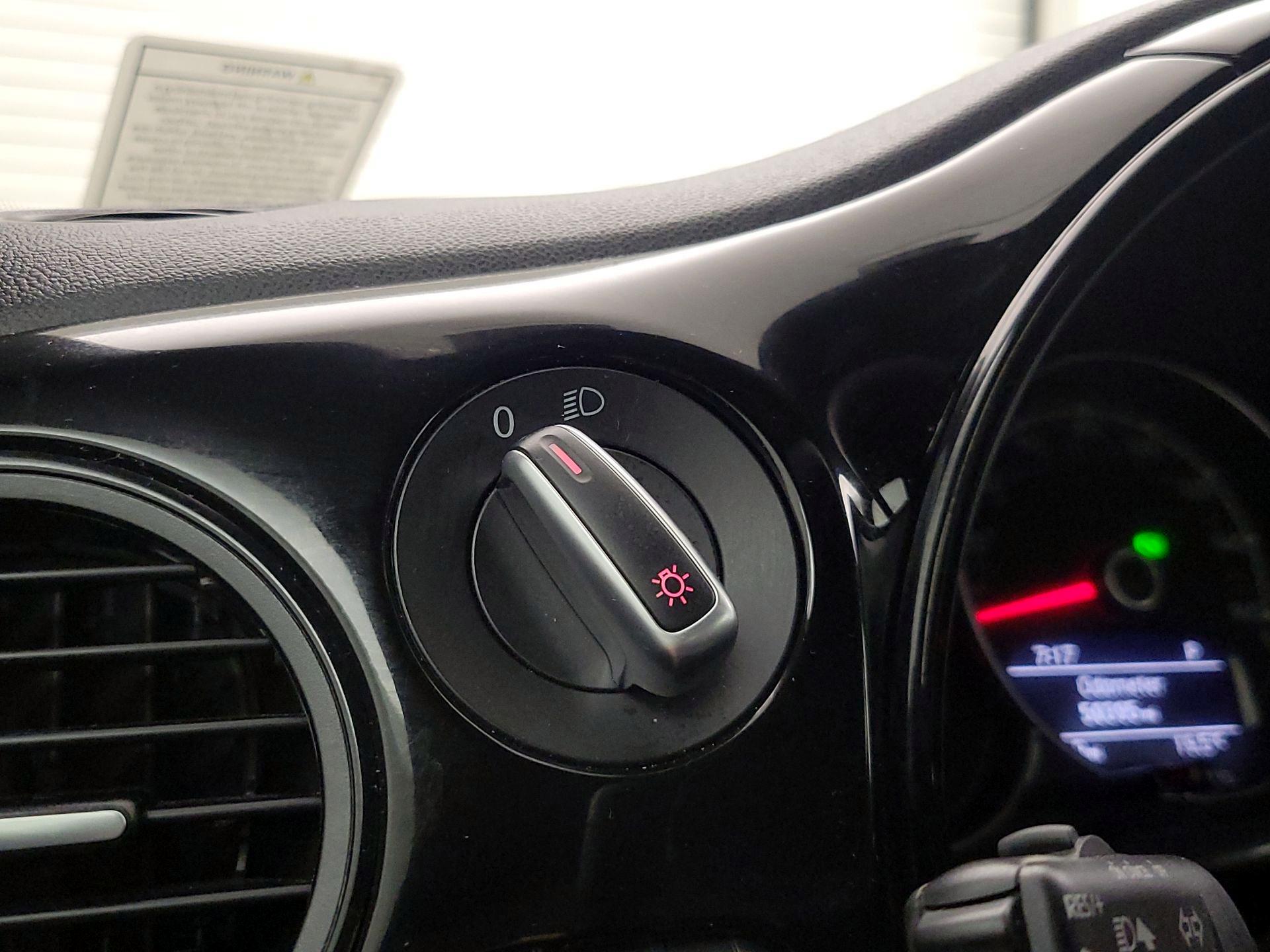 Thumbnail: 2019 Volkswagen Beetle - 13