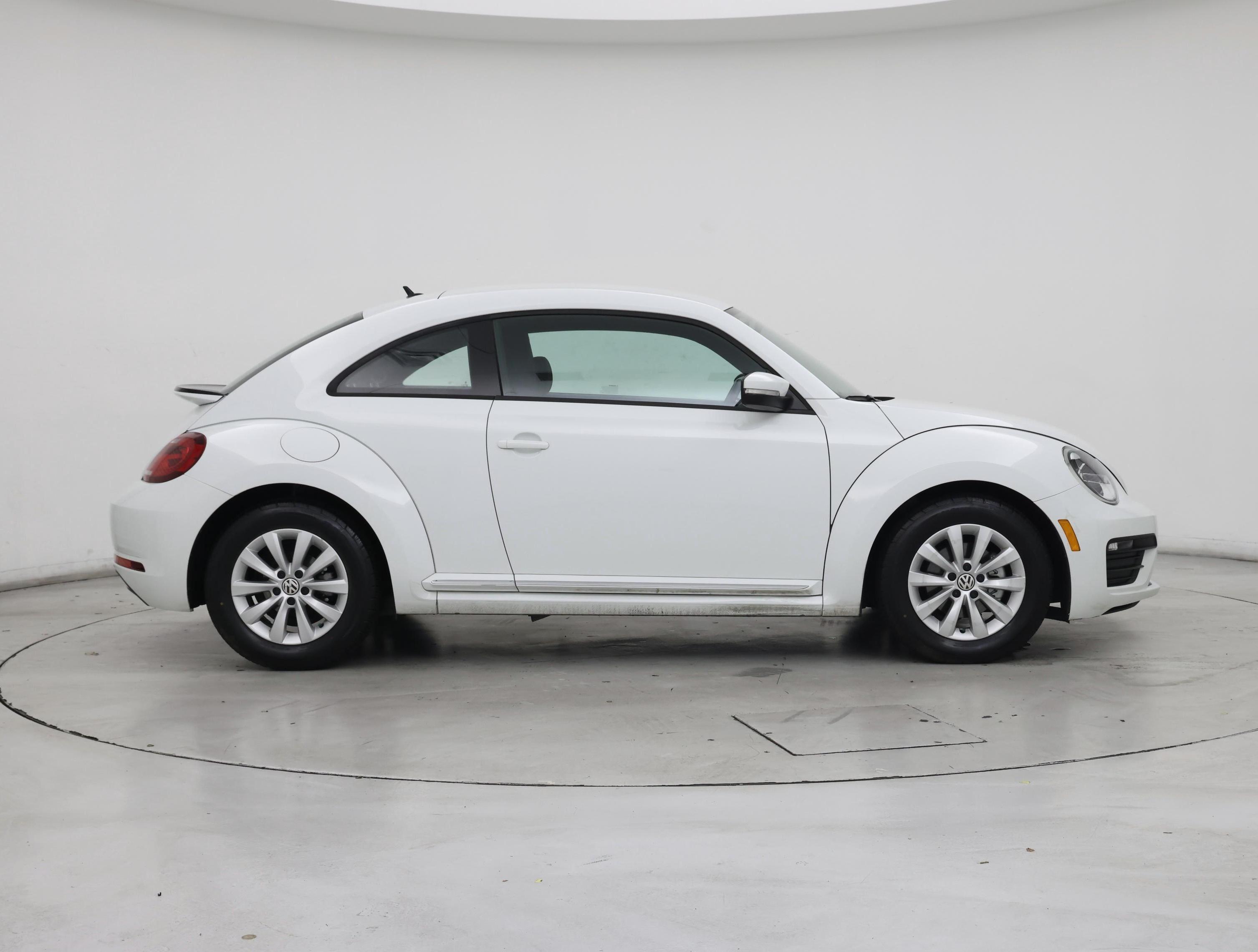 Thumbnail: 2019 Volkswagen Beetle - 7