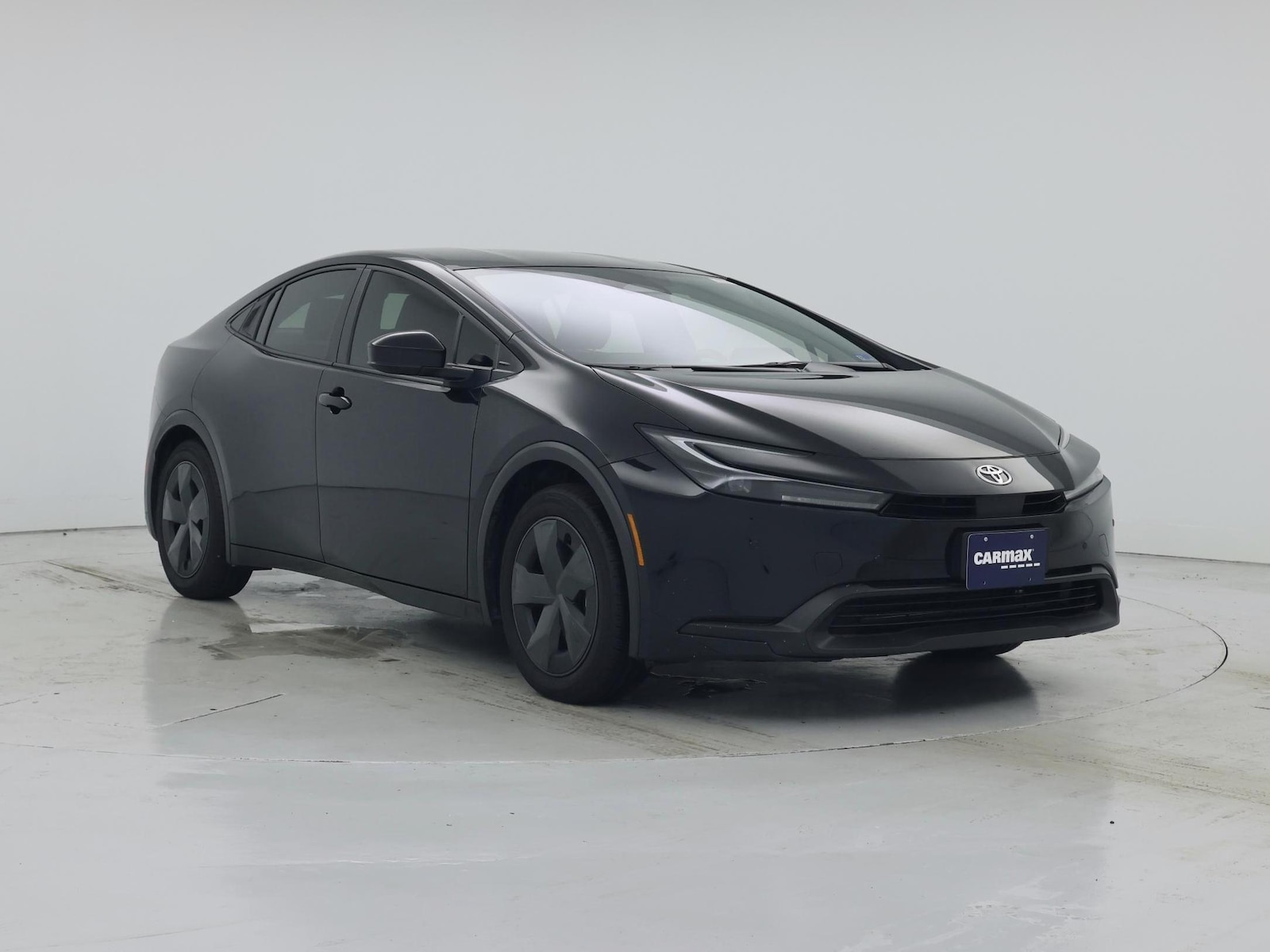 2026 Toyota Prius LE - Photo 2