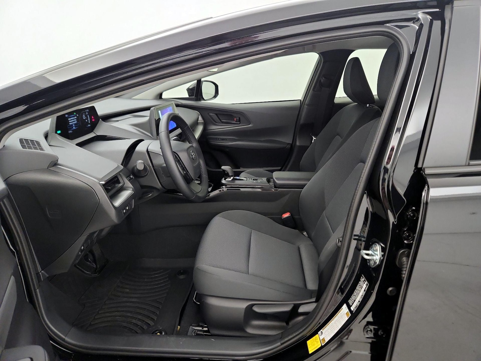 2026 Toyota Prius LE - Photo 12