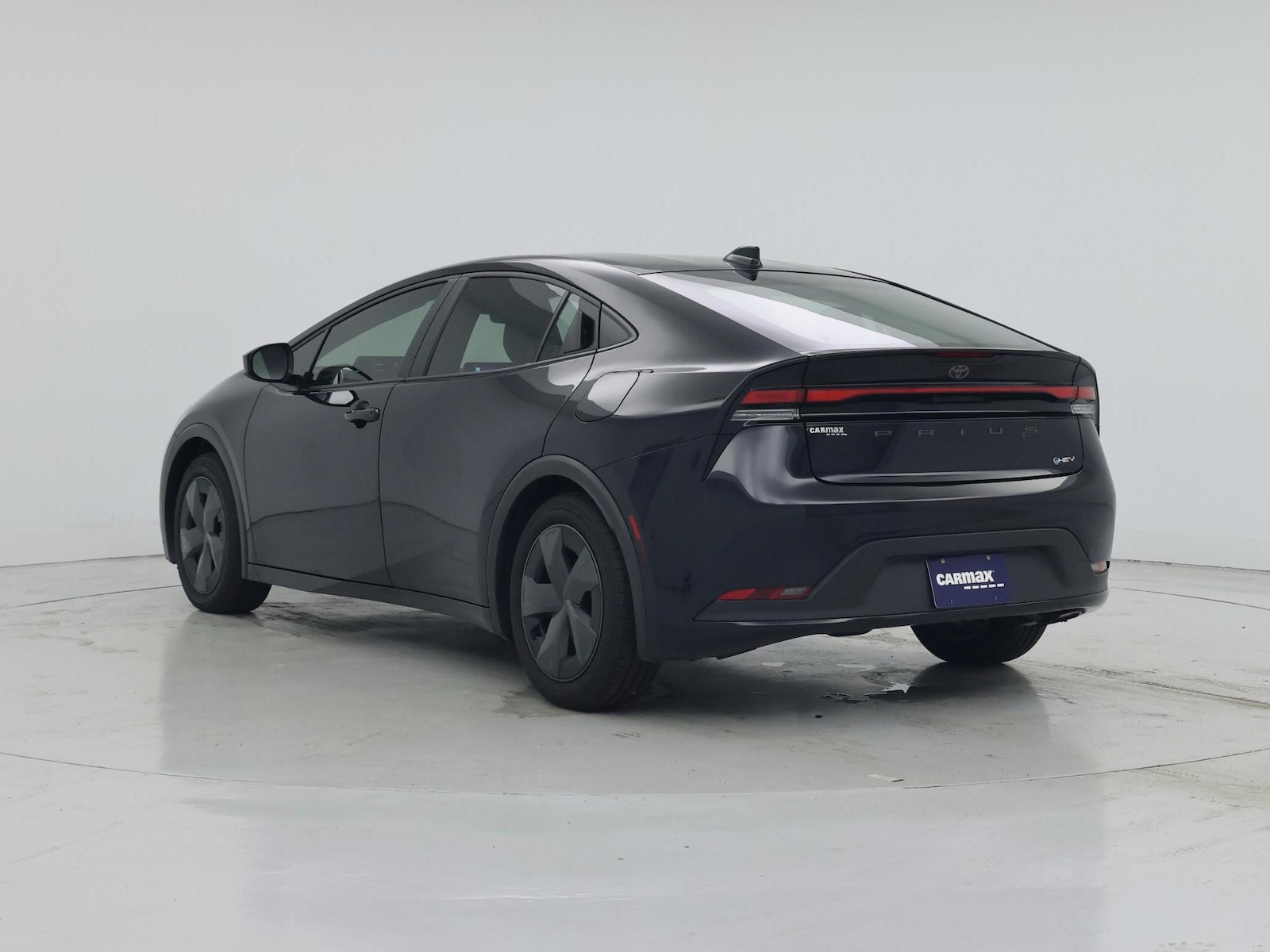2026 Toyota Prius LE - Photo 3