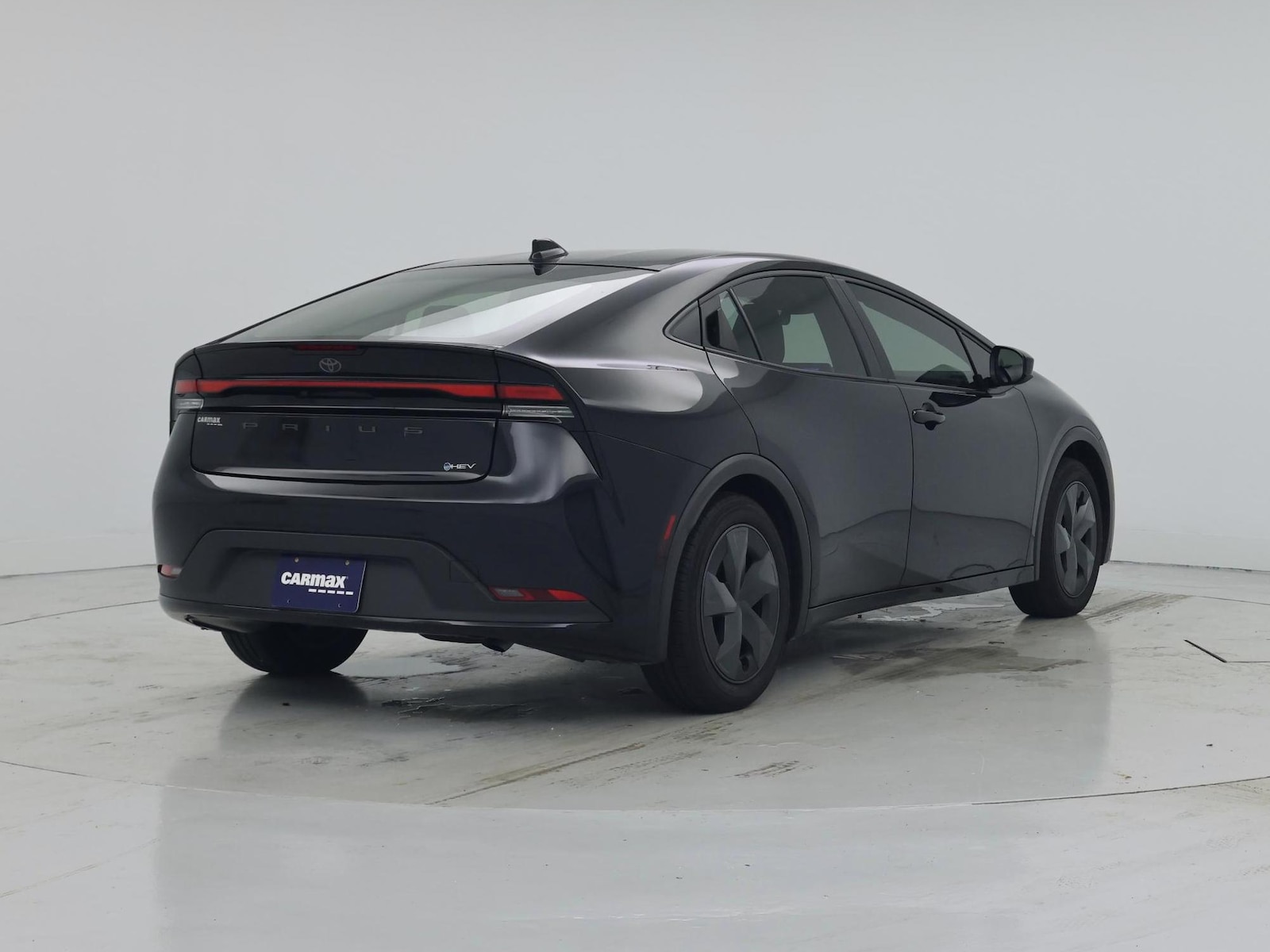 2026 Toyota Prius LE - Photo 9