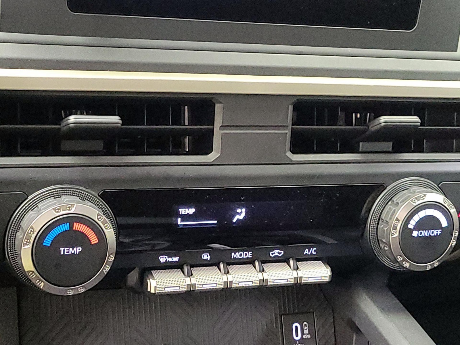 2024 Toyota Tacoma SR - Photo 18