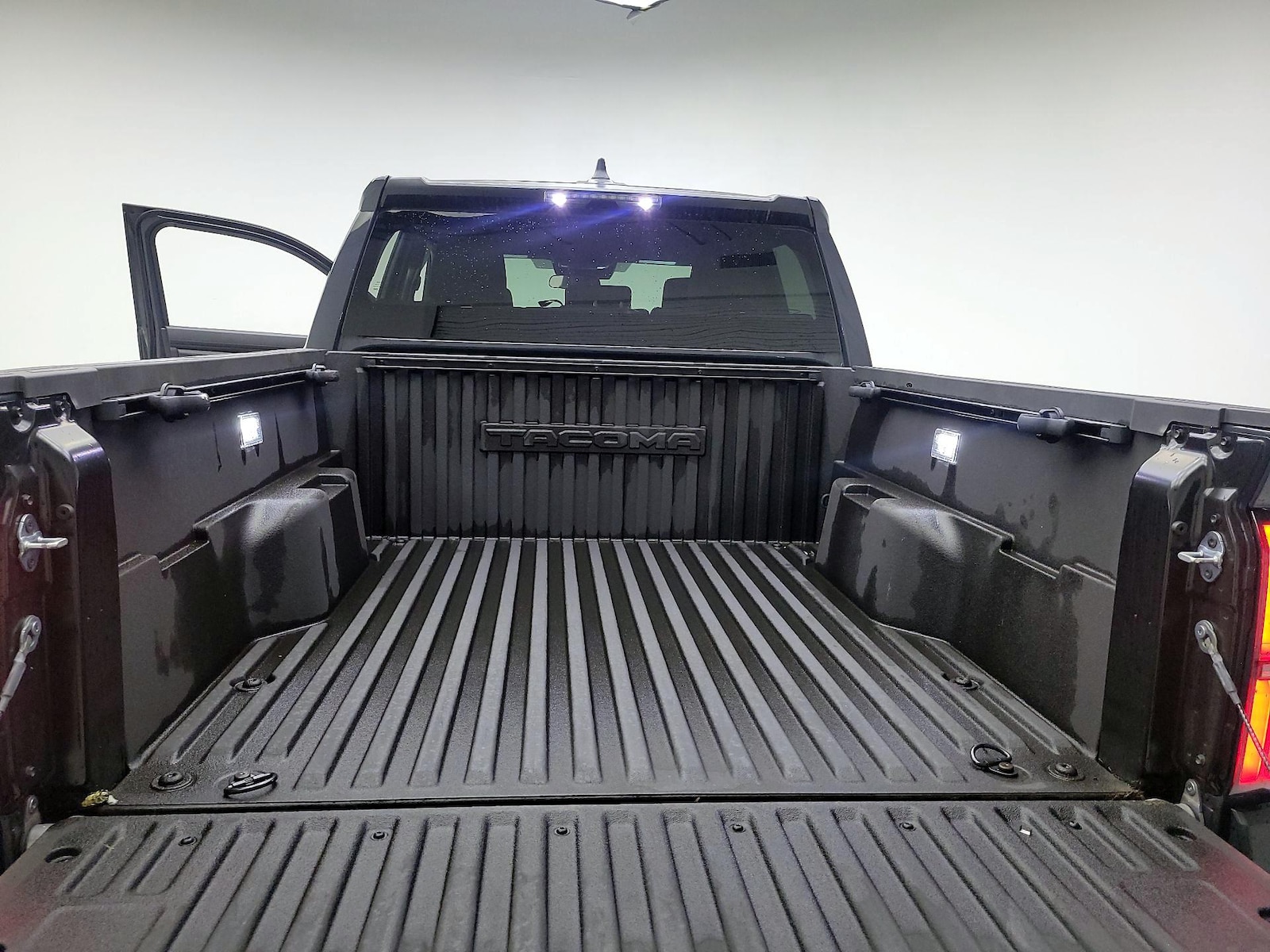 2024 Toyota Tacoma SR - Photo 22