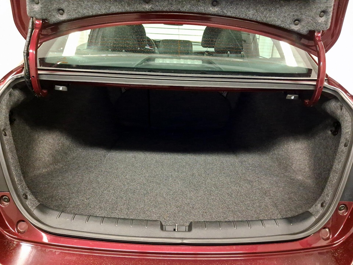 Trunk/Cargo (Seats Up)