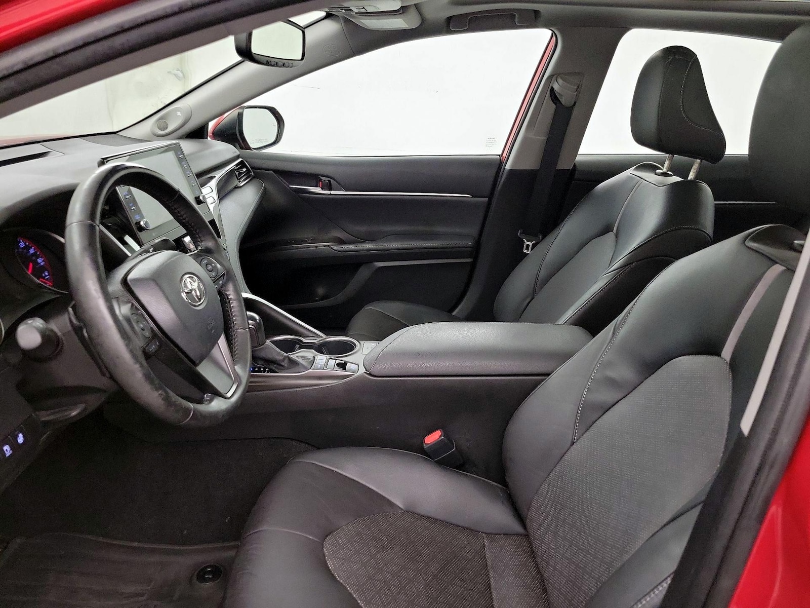 2022 Toyota Camry XSE - Photo 11
