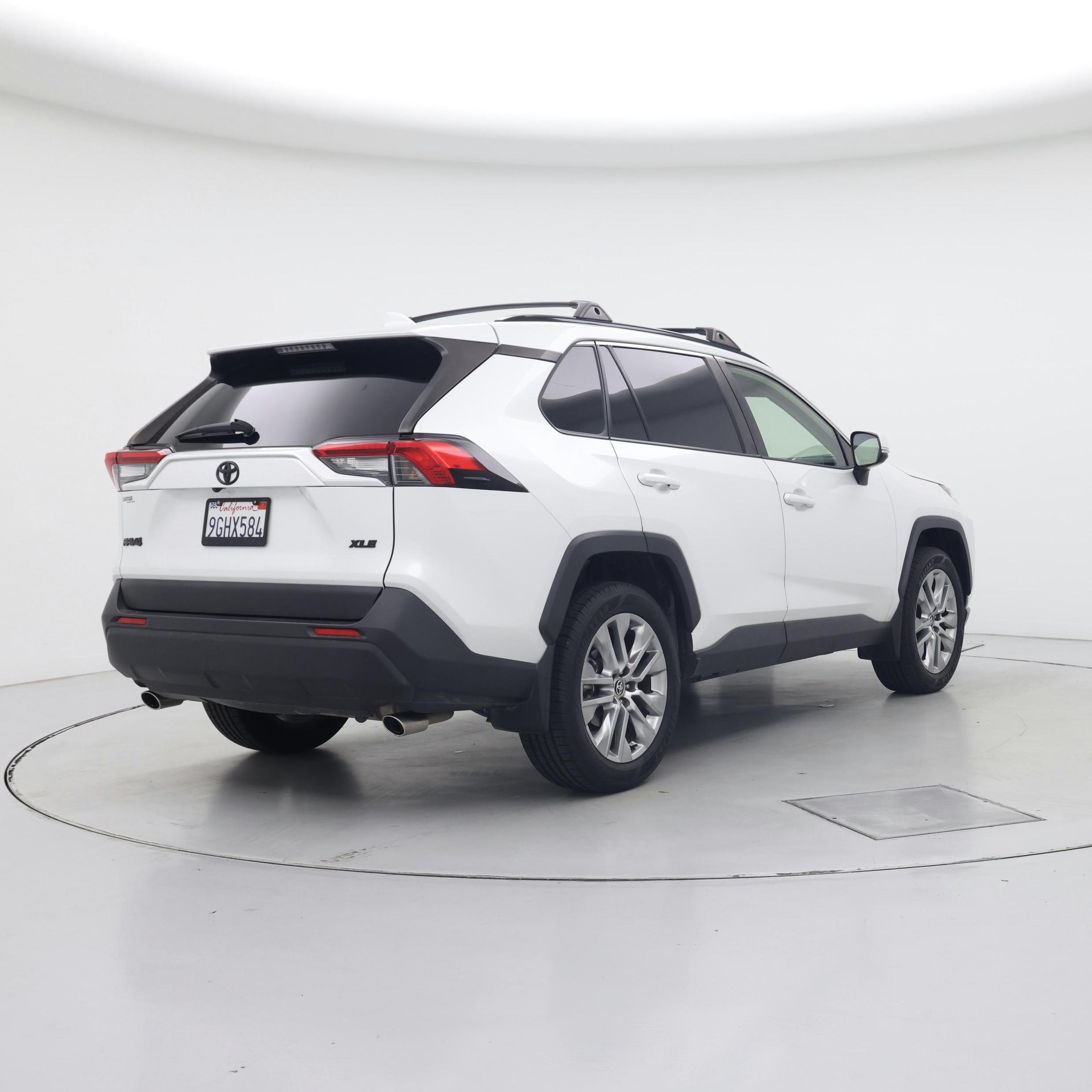 Thumbnail: 2023 Toyota RAV4 - 8