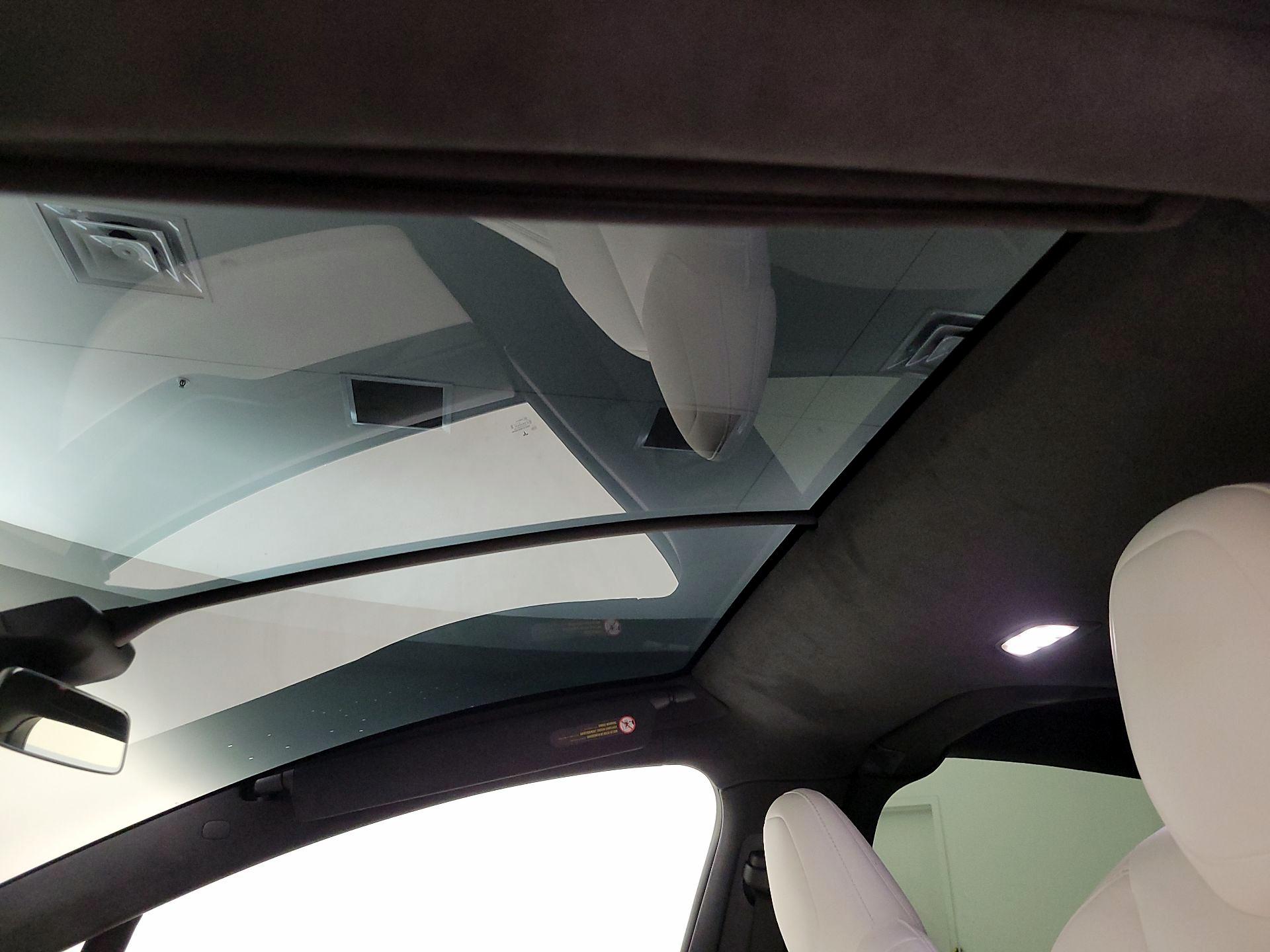 Thumbnail: 2020 Tesla Model X - 19